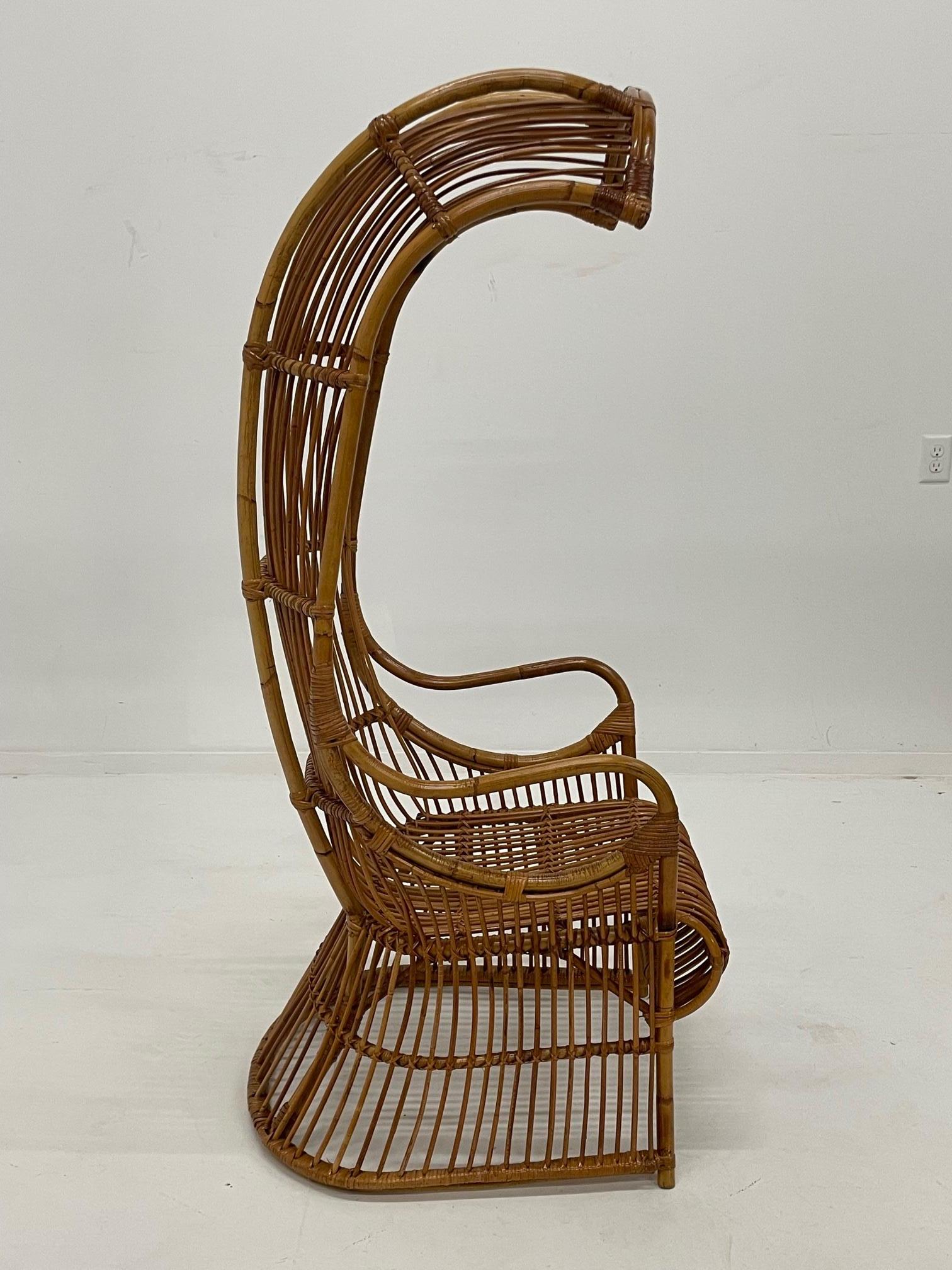 Incredible Rare Vintage Rattan Porters Chair with Sculptural Silhouette In Good Condition For Sale In Hopewell, NJ