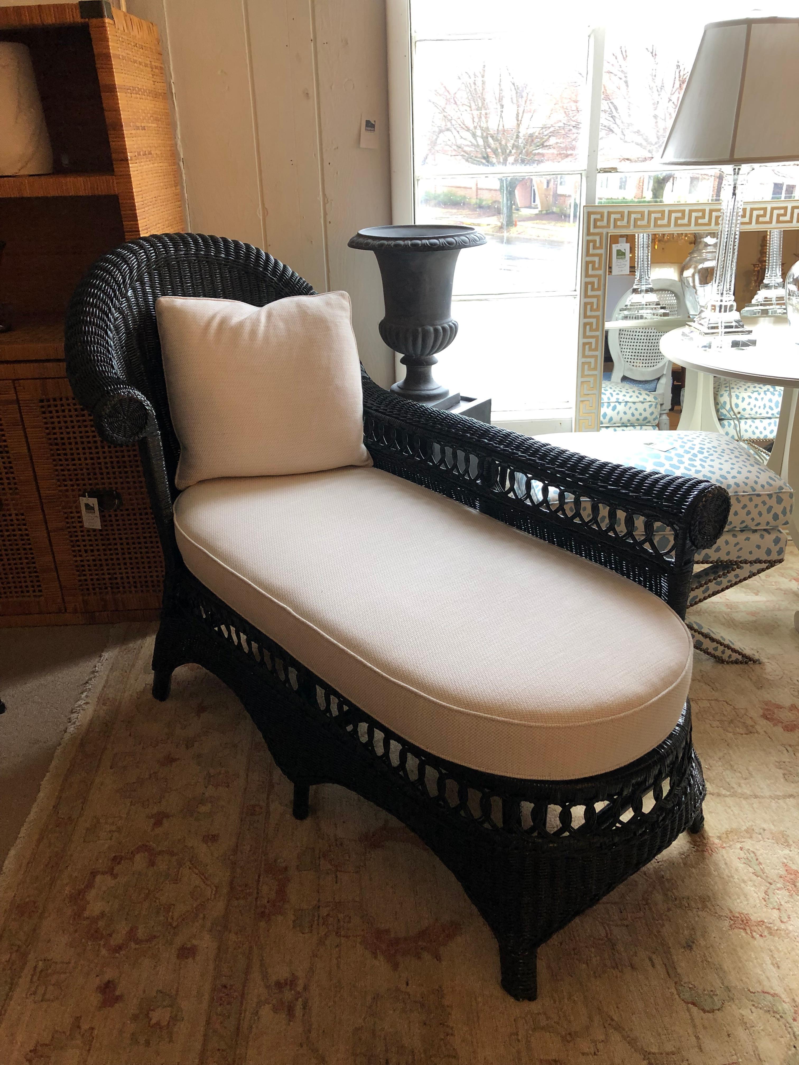 Incredible Restored Vintage Painted Wicker Chaise Longue with New Cushion For Sale 7
