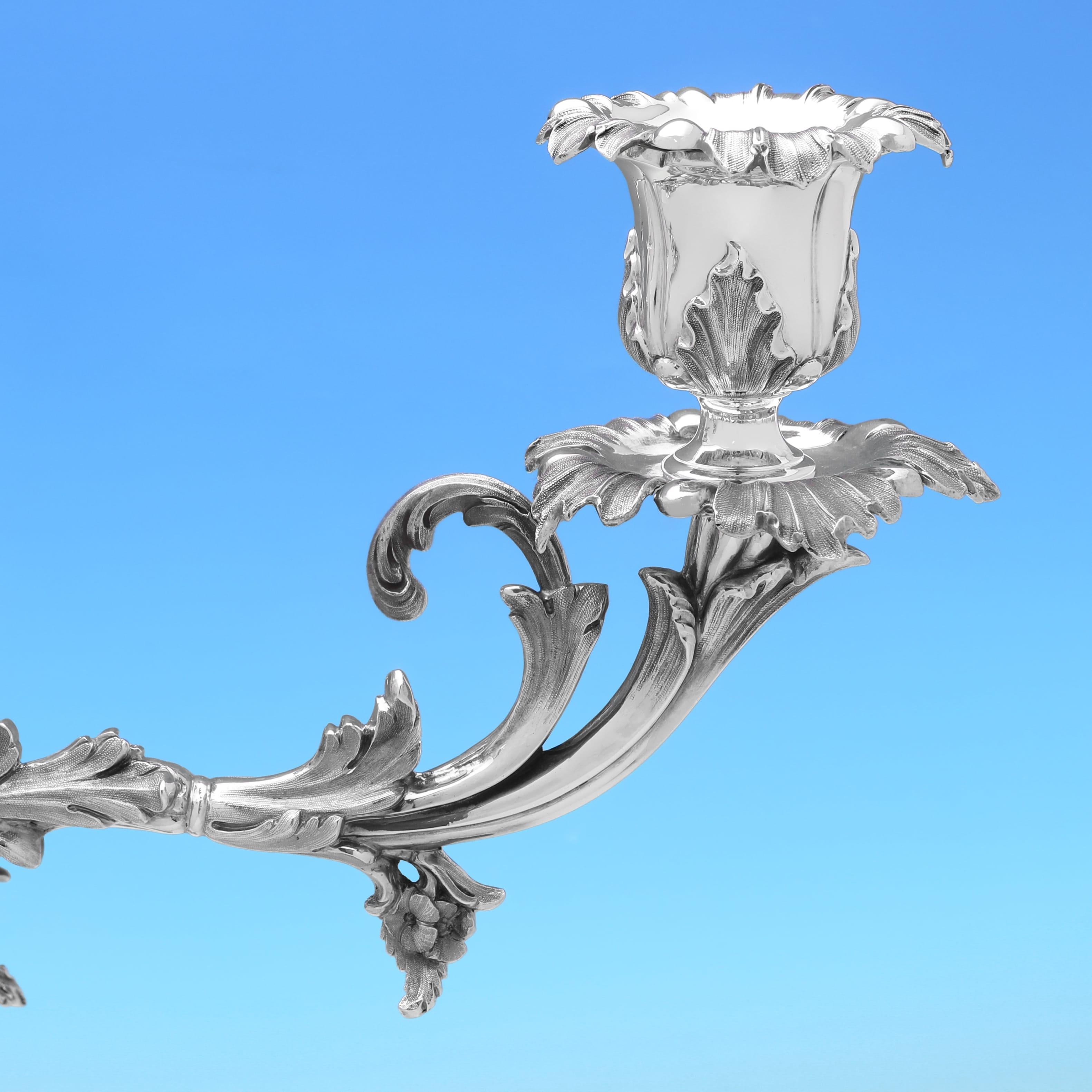 Vittoriano Incredibile parure da tavolo in argento di candelabri realizzata da Benjamin Smith nel 1847 in vendita