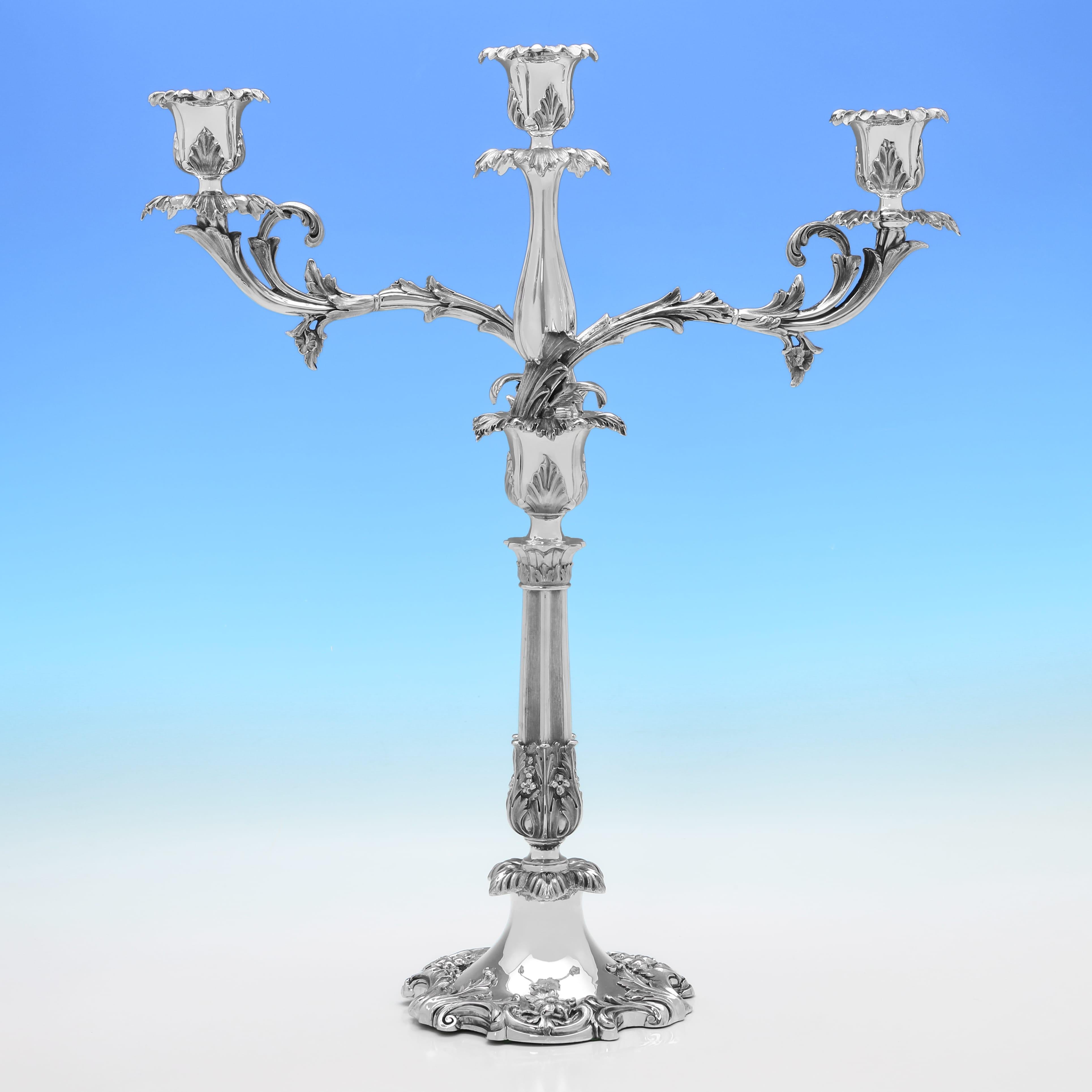 Incredibile parure da tavolo in argento di candelabri realizzata da Benjamin Smith nel 1847 In condizioni buone in vendita a London, London