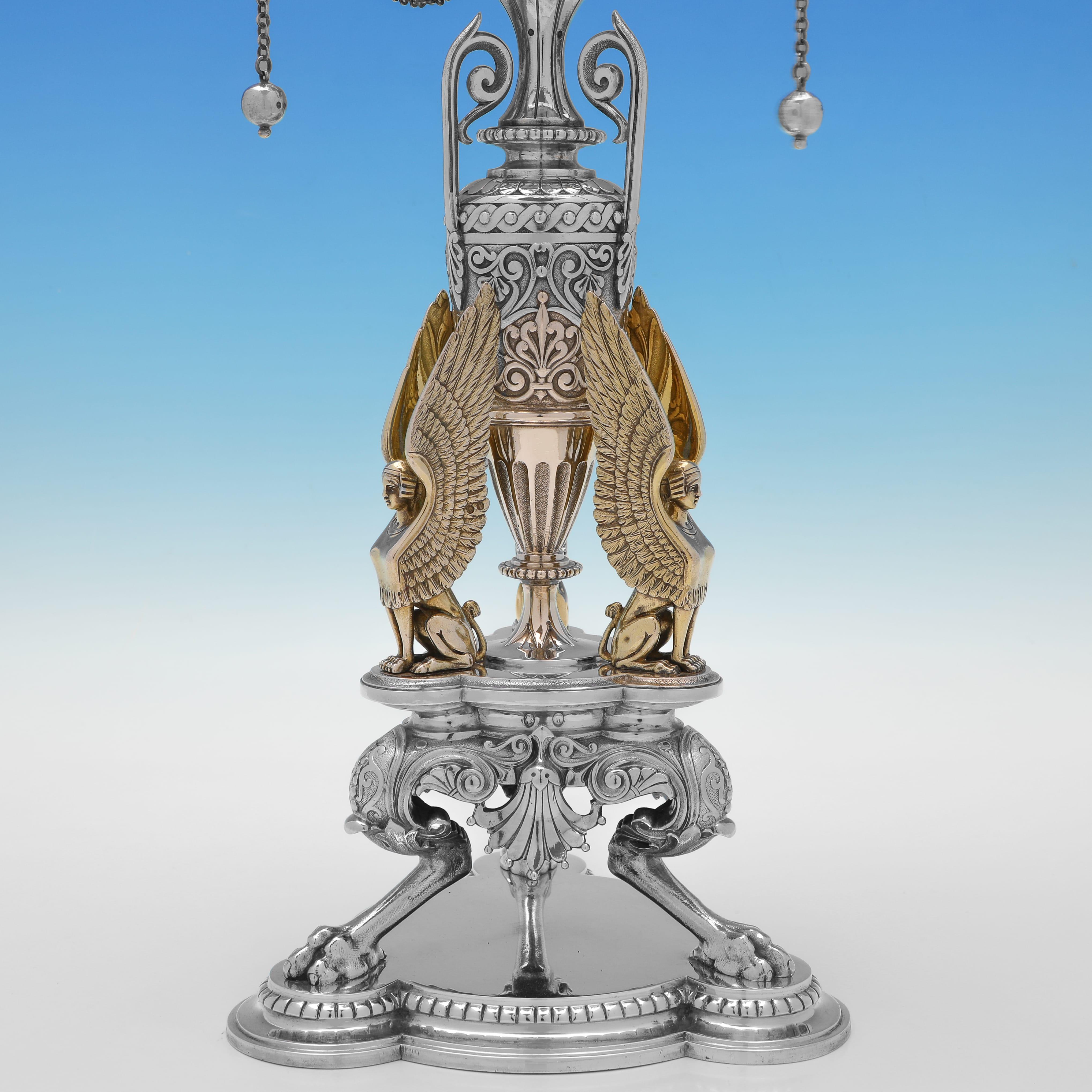 Incroyable ensemble de supports à dessert néo-égyptiens - centre de table 1873-1885 en vente 3