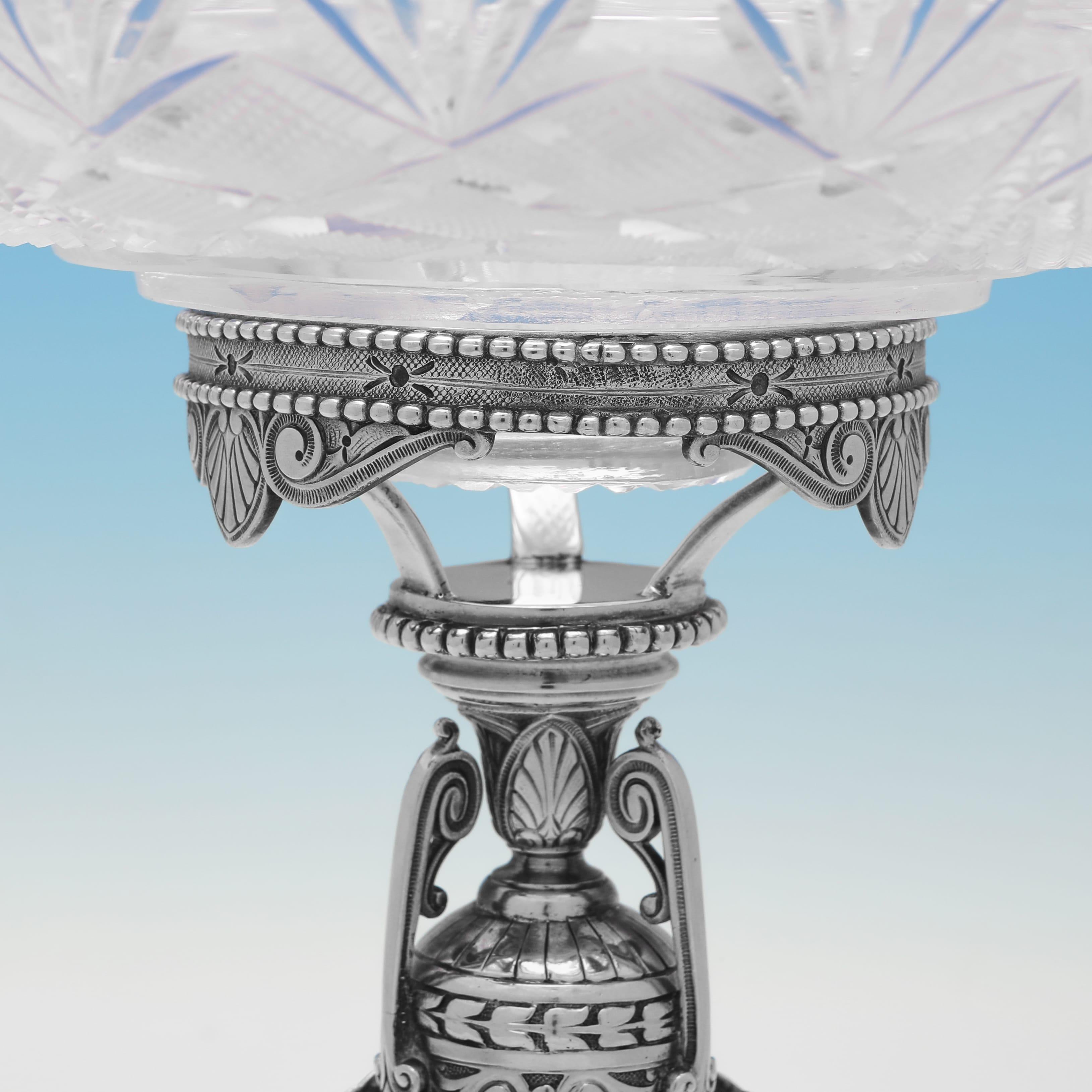 Incroyable ensemble de supports à dessert néo-égyptiens - centre de table 1873-1885 en vente 6