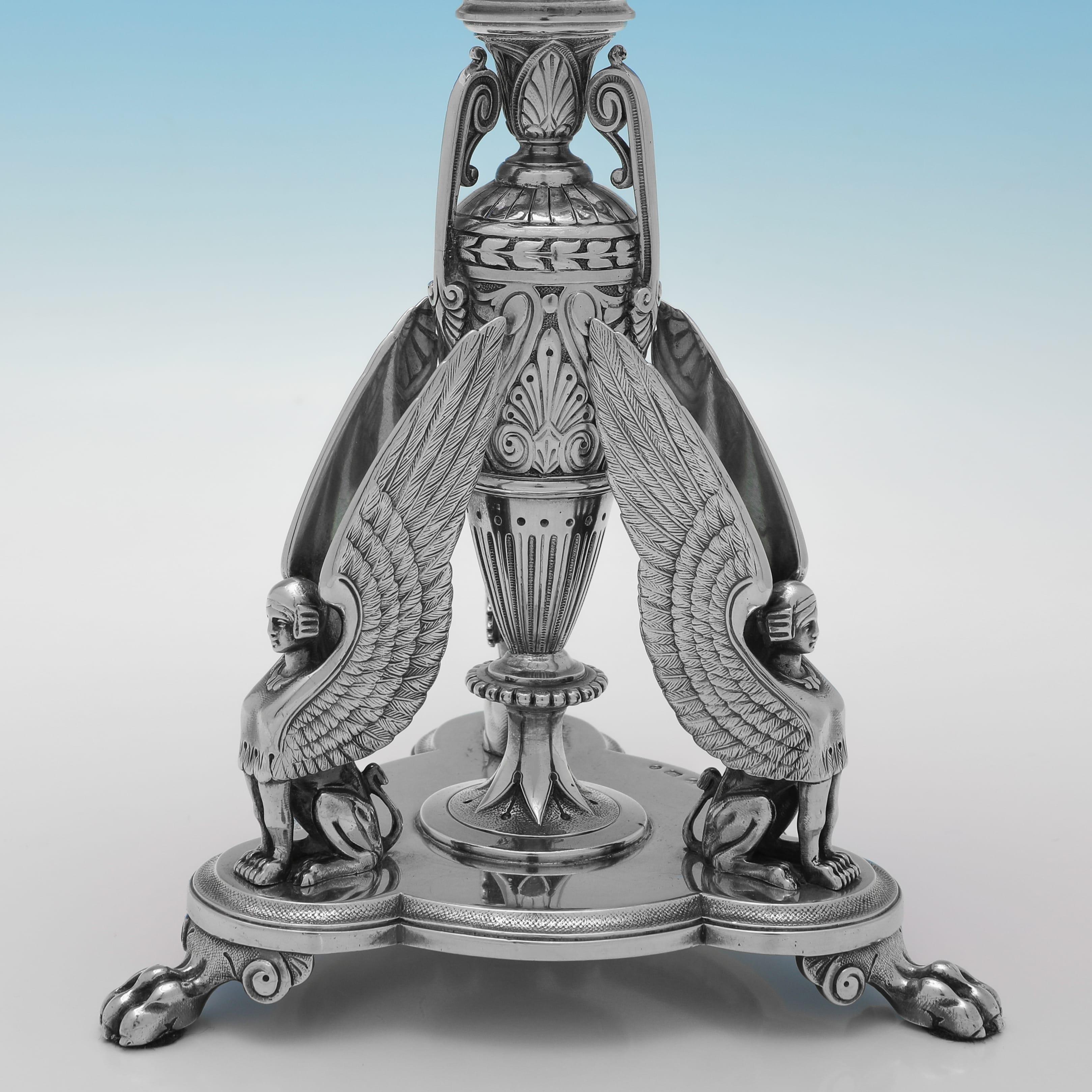 Incroyable ensemble de supports à dessert néo-égyptiens - centre de table 1873-1885 en vente 7
