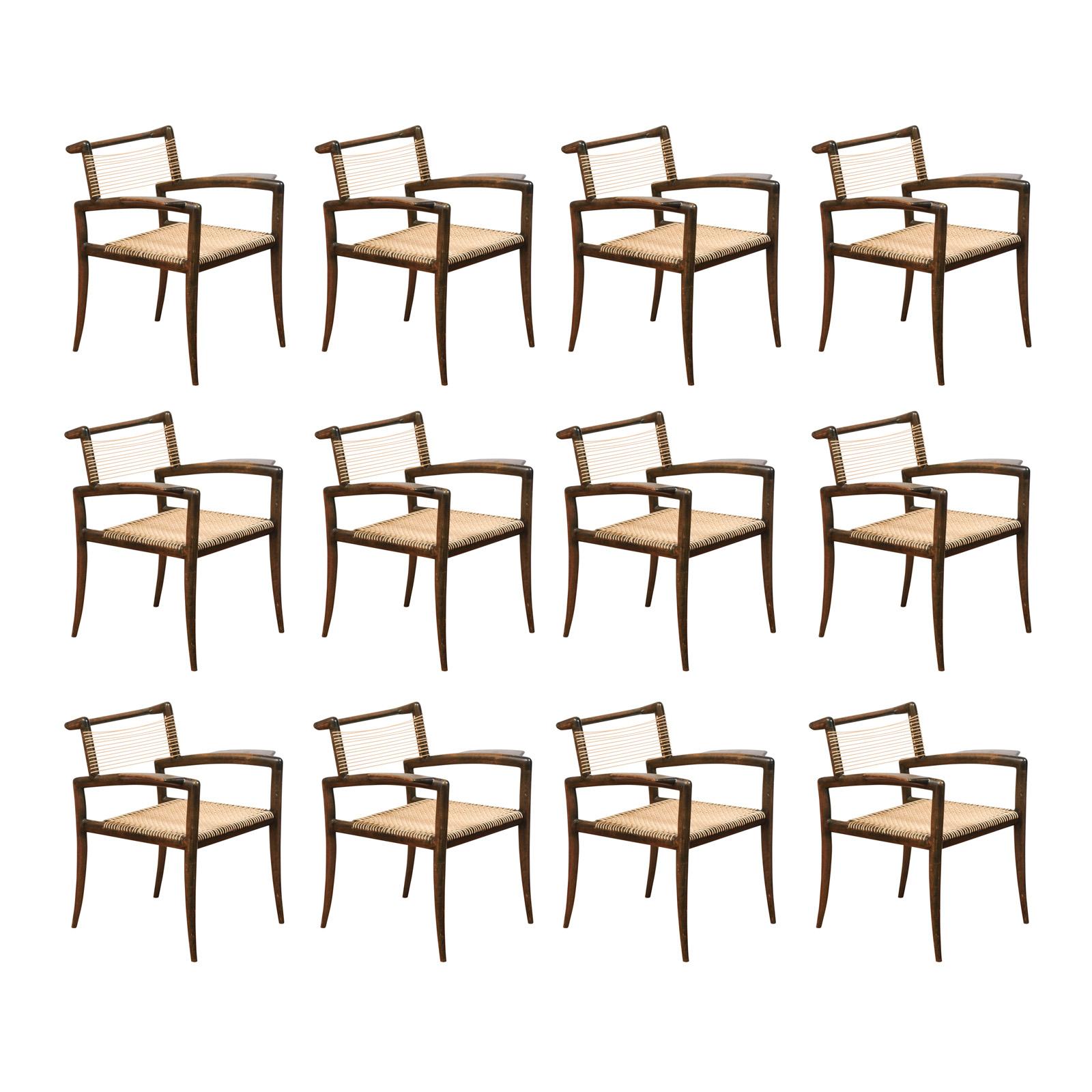 Il più raro dei rari: un eccezionale set, meticolosamente restaurato, di dodici (12) sedie da pranzo iconiche moderne con bracci Klismos, realizzate dallo stimato Charles Allen e prodotte da Regil de Yucatan, Messico, circa 1950. I singoli esemplari