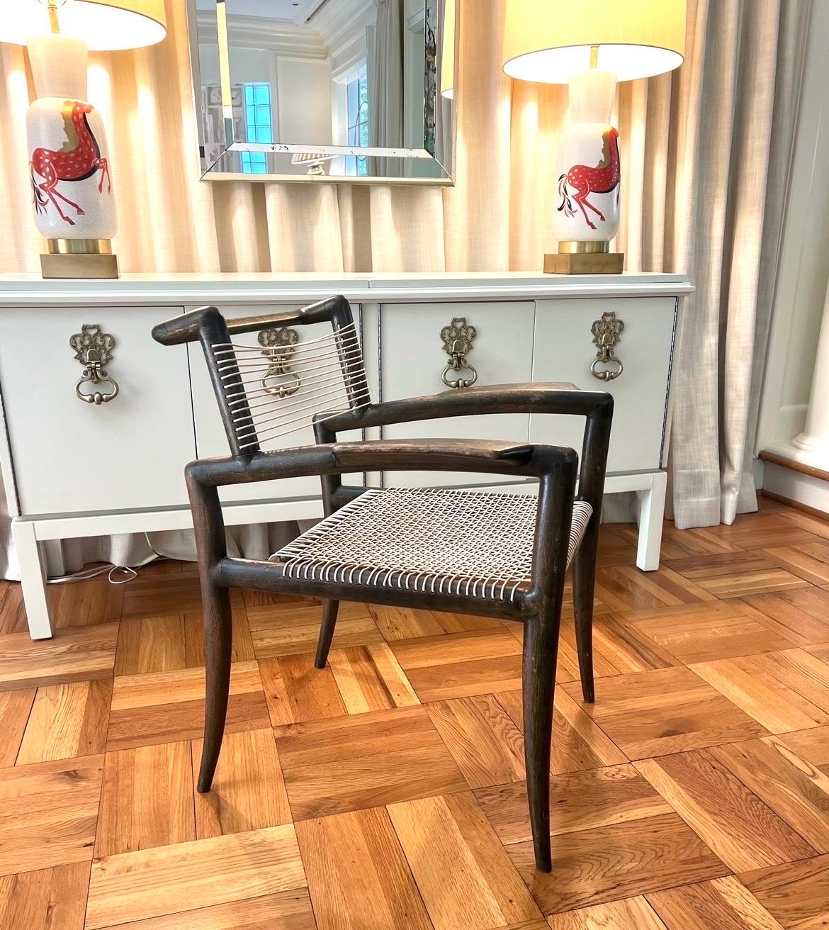 Increíble conjunto superviviente de 12 sillones modernos Klismos de Charles Allen, c 1950 Mexicano en venta