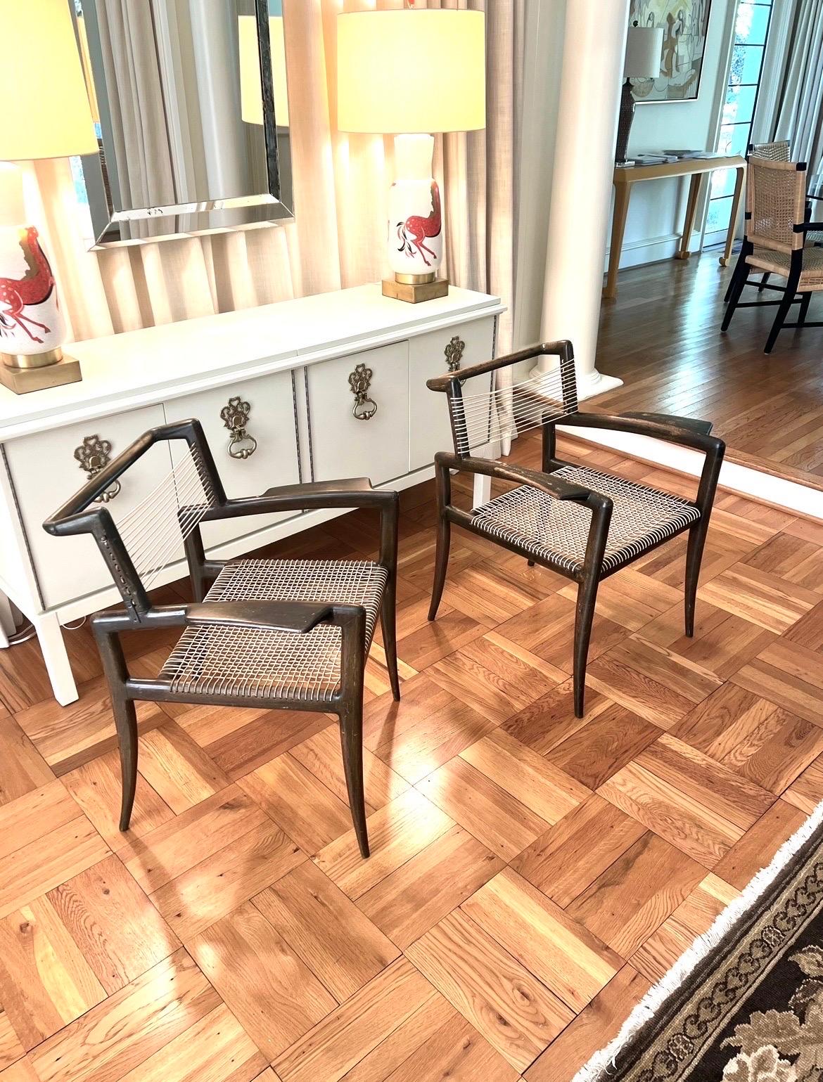 Increíble conjunto superviviente de 12 sillones modernos Klismos de Charles Allen, c 1950 en Excelente estado para la venta en Atlanta, GA
