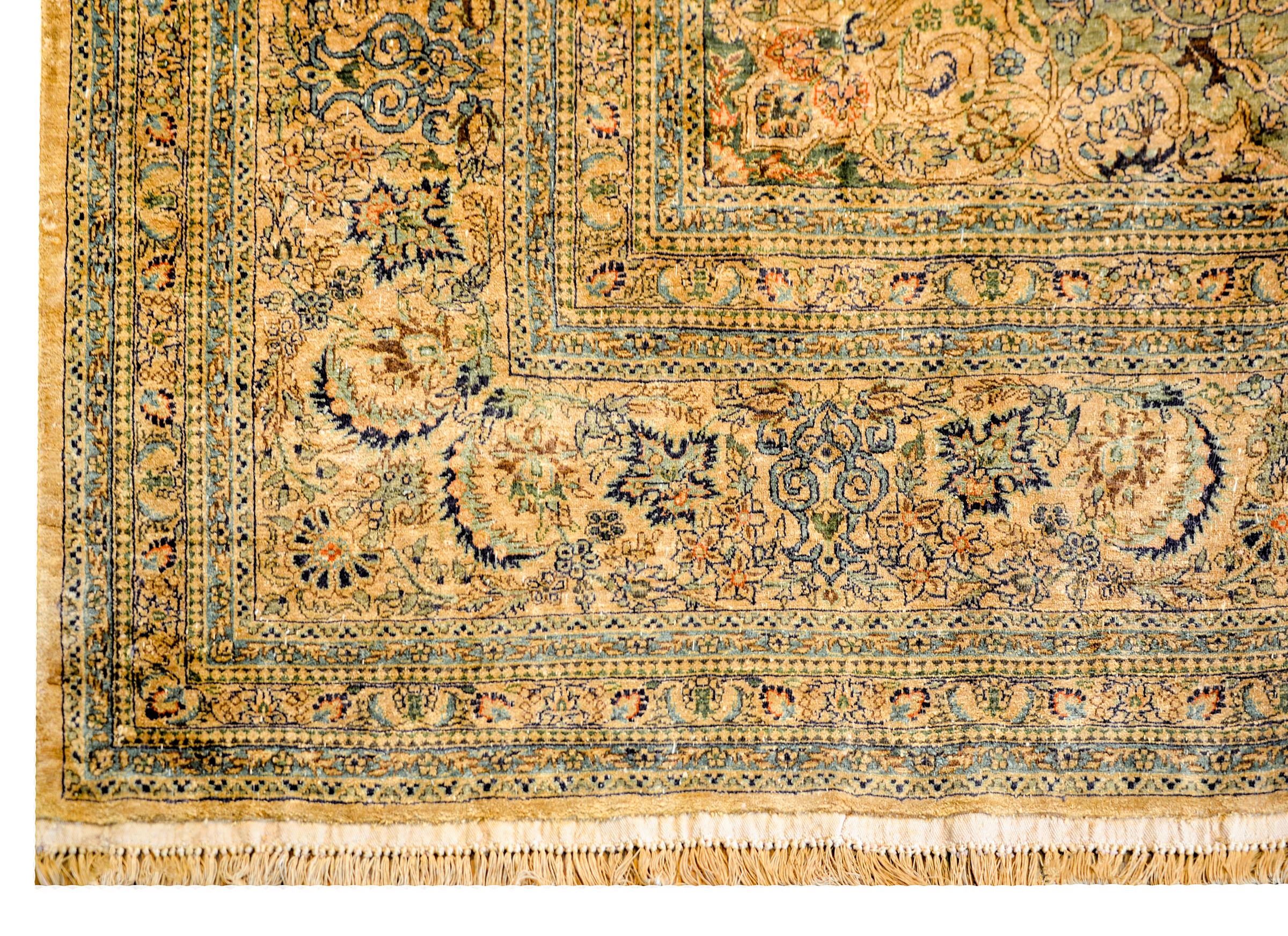 Incredible Vintage Silk Indian Isfahan Rug In Good Condition In Chicago, IL
