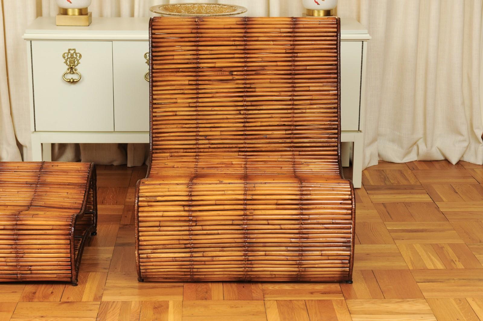 Incredibile coppia di poltrone e pouf Wave di Danny Ho Fong, circa 1970 in vendita 4