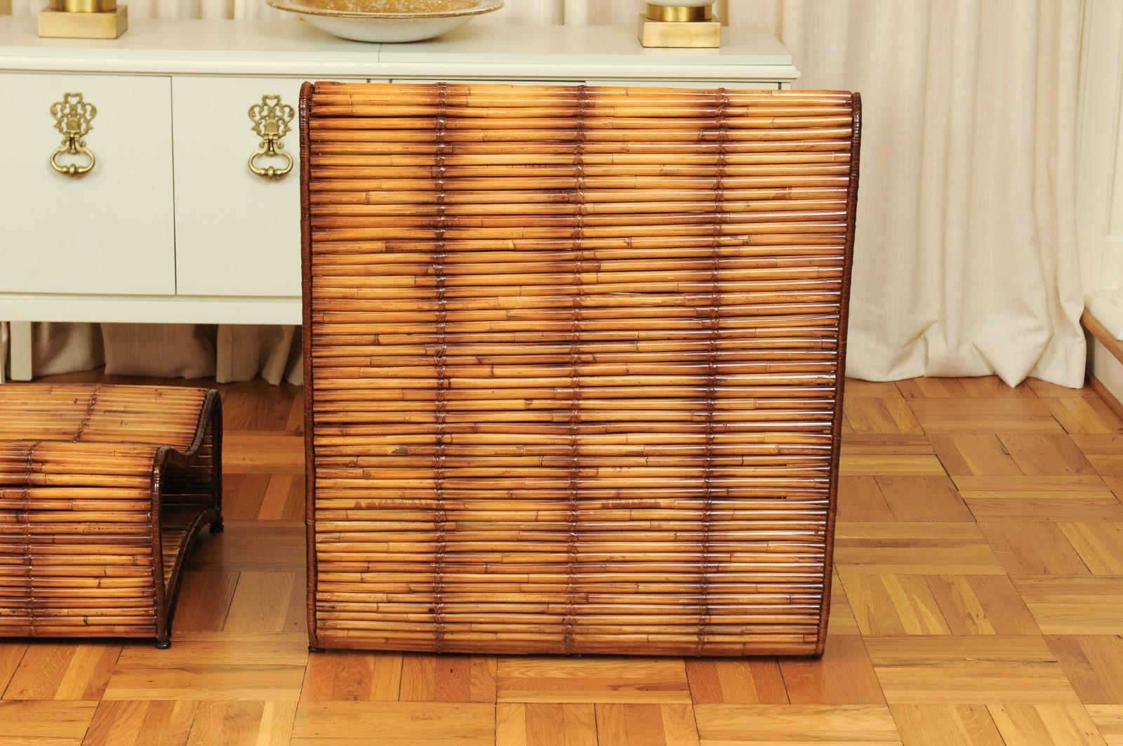Incredibile coppia di poltrone e pouf Wave di Danny Ho Fong, circa 1970 in vendita 8
