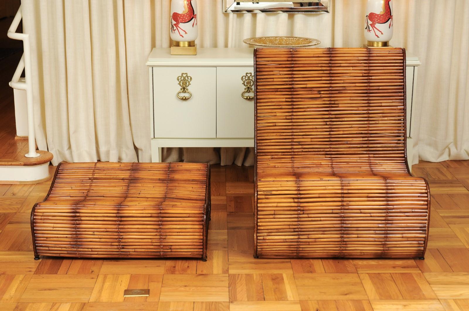 Mid-Century Modern Incroyable fauteuil de salon et repose-pieds Wave Slipper de Danny Ho Fong:: vers 1970 en vente