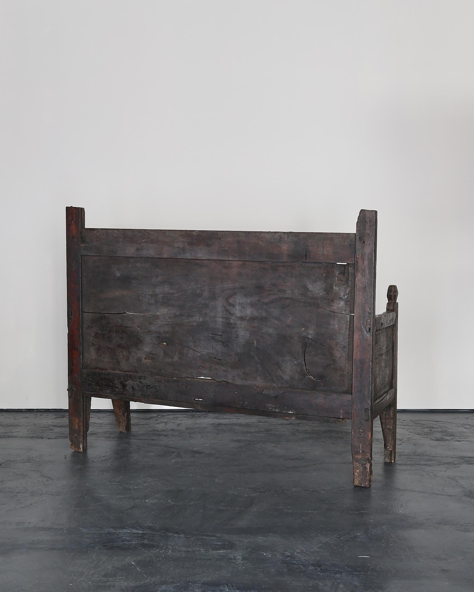 XVIIIe siècle et antérieur Incroyable banc portugais primitif du 17ème siècle Wabi Sabi en vente