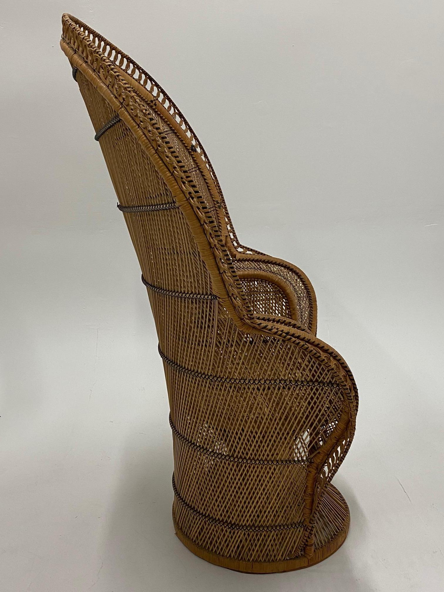 Incredibly Detailed Impressive in Scale Rattan Cobra Peacock Chair In Good Condition In Hopewell, NJ