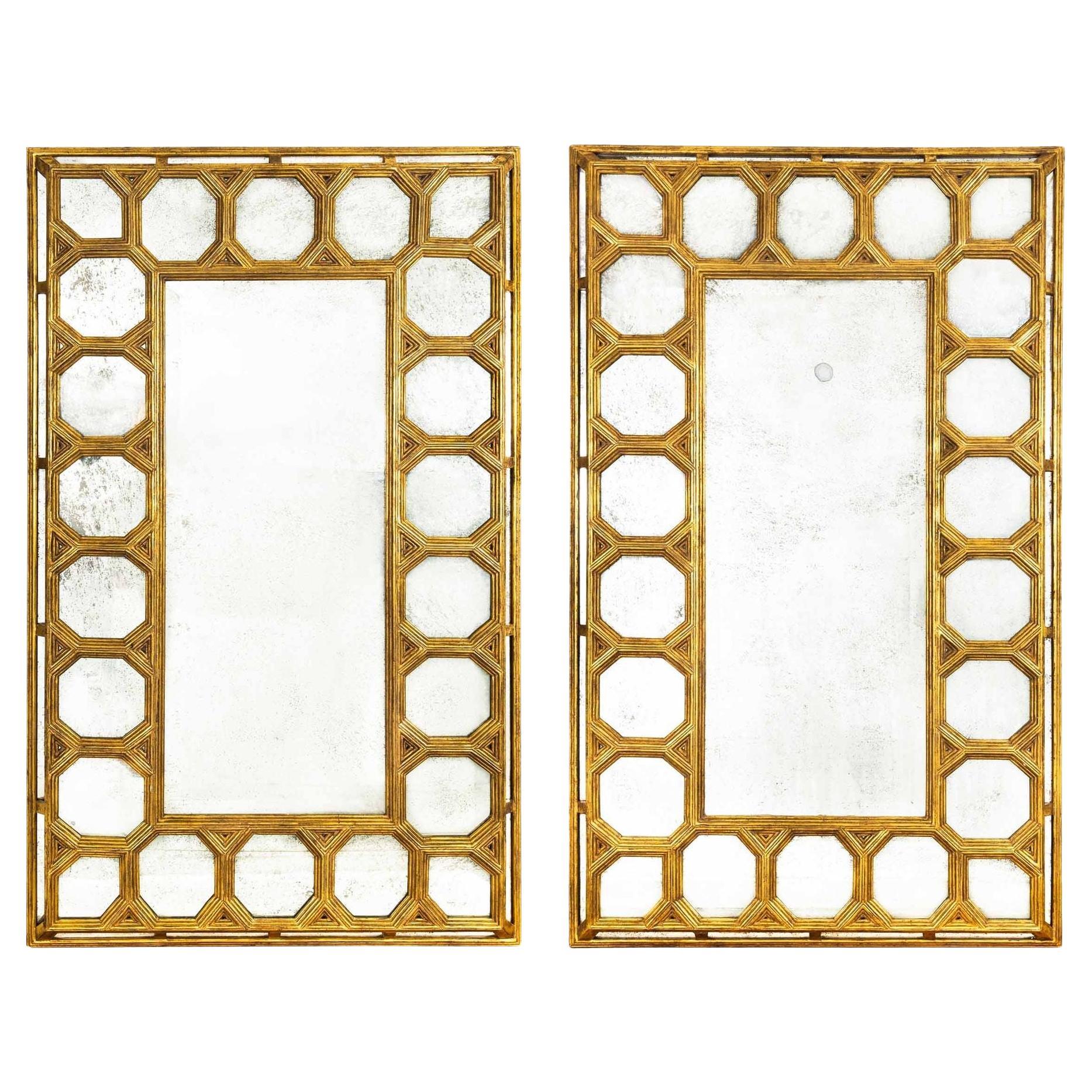 Incroyable paire de miroirs "Graham 607" en bois doré 22k par Dessin Fournir en vente