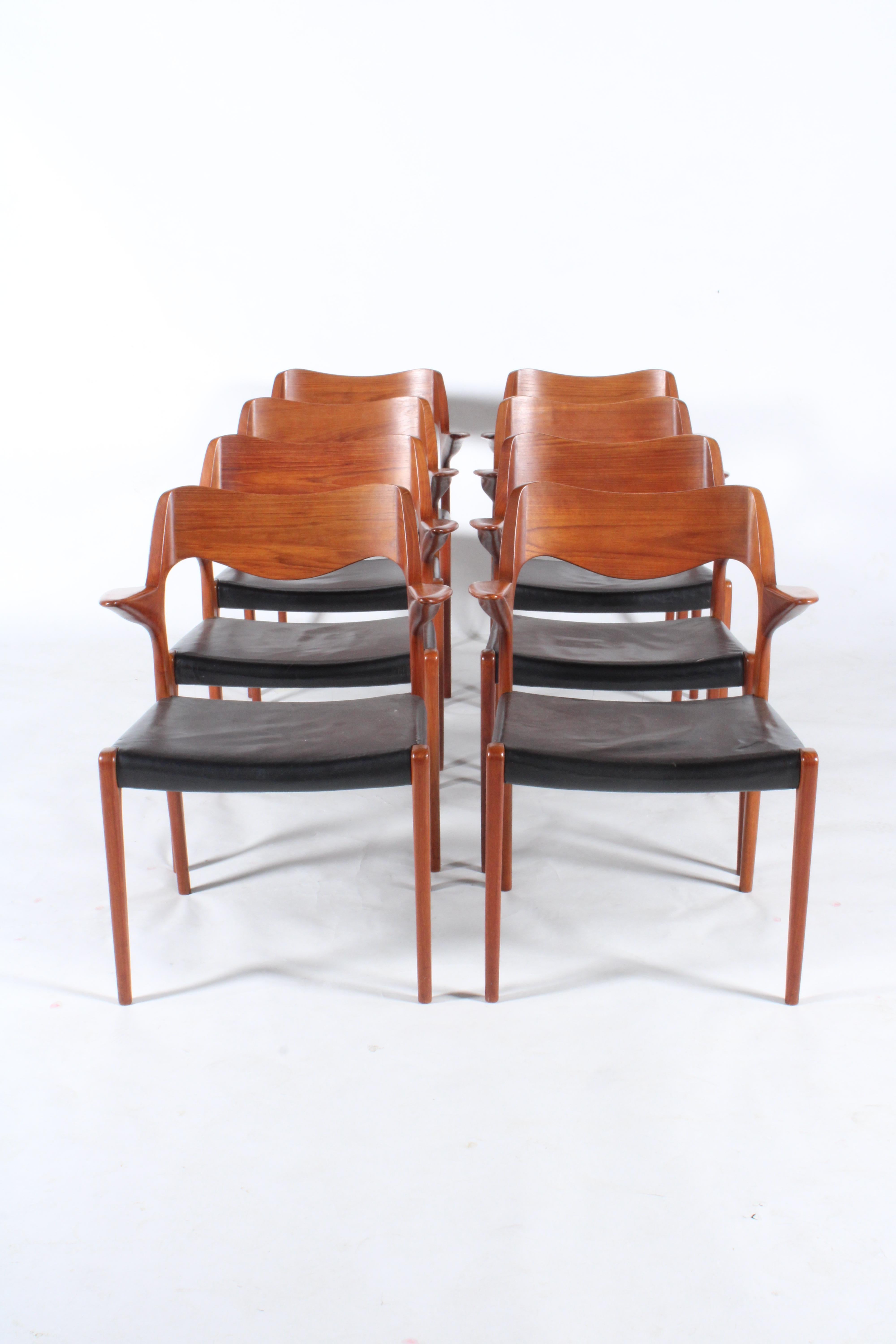 Incredibly Rare & Beautiful Set Of Eight Niels Otto Moller Teak Model 55 Chairs For Sale 2