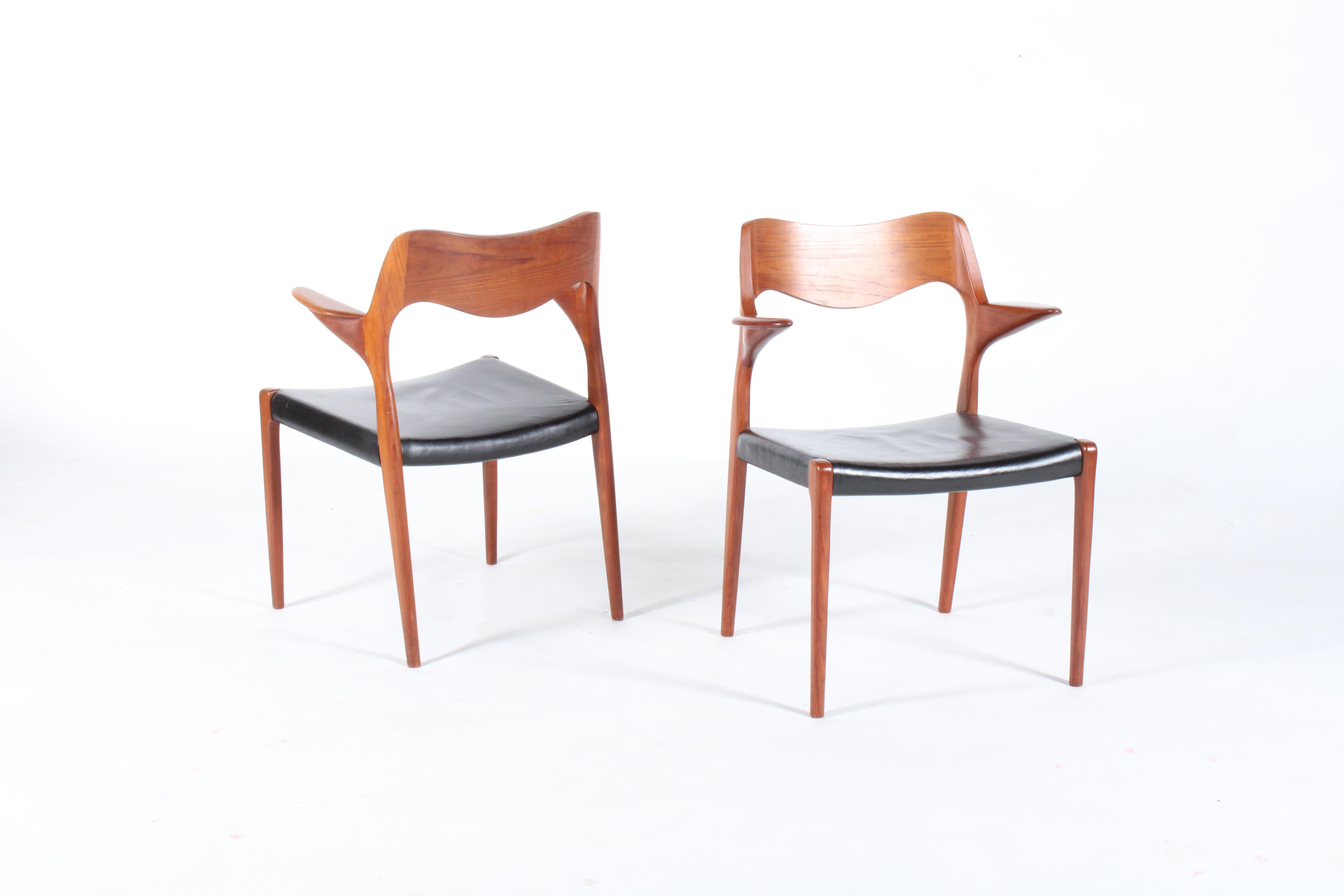 Ensemble incroyablement rare et magnifique de huit chaises en teck Niels Otto Moller modèle 55 en vente 4