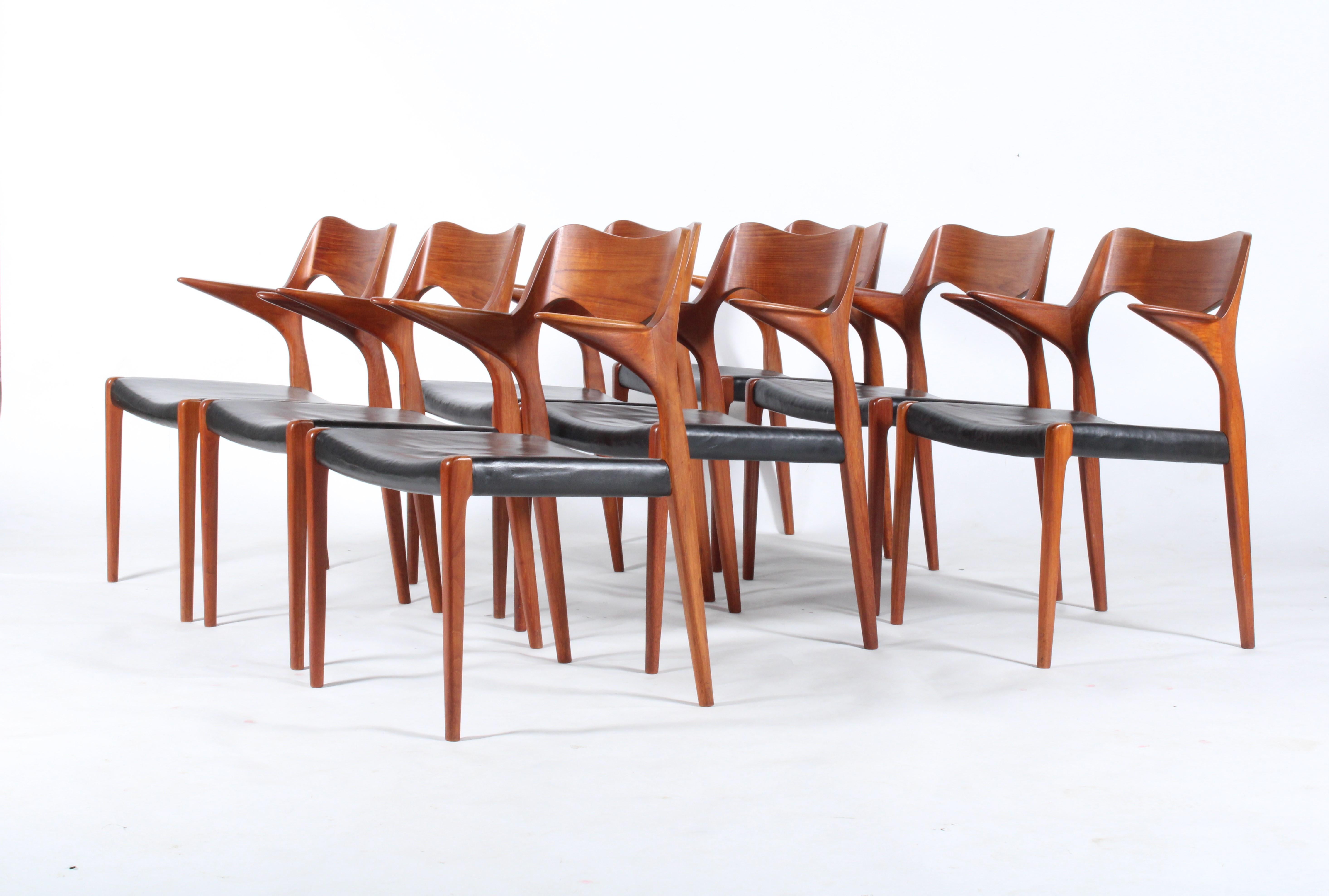 Incredibly Rare & Beautiful Set Of Eight Niels Otto Moller Teak Model 55 Chairs In Good Condition For Sale In Portlaoise, IE