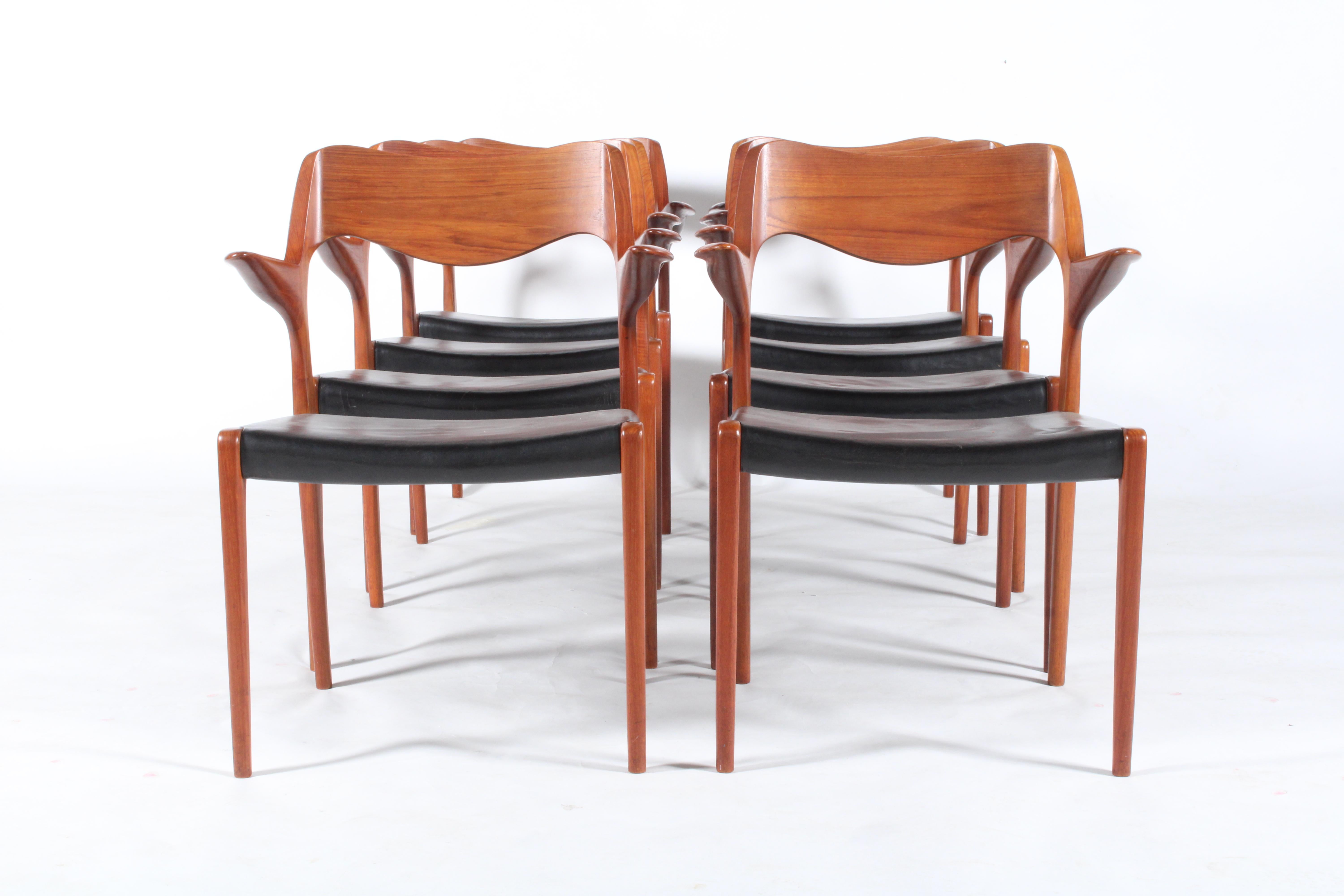 Ensemble incroyablement rare et magnifique de huit chaises en teck Niels Otto Moller modèle 55 en vente 1