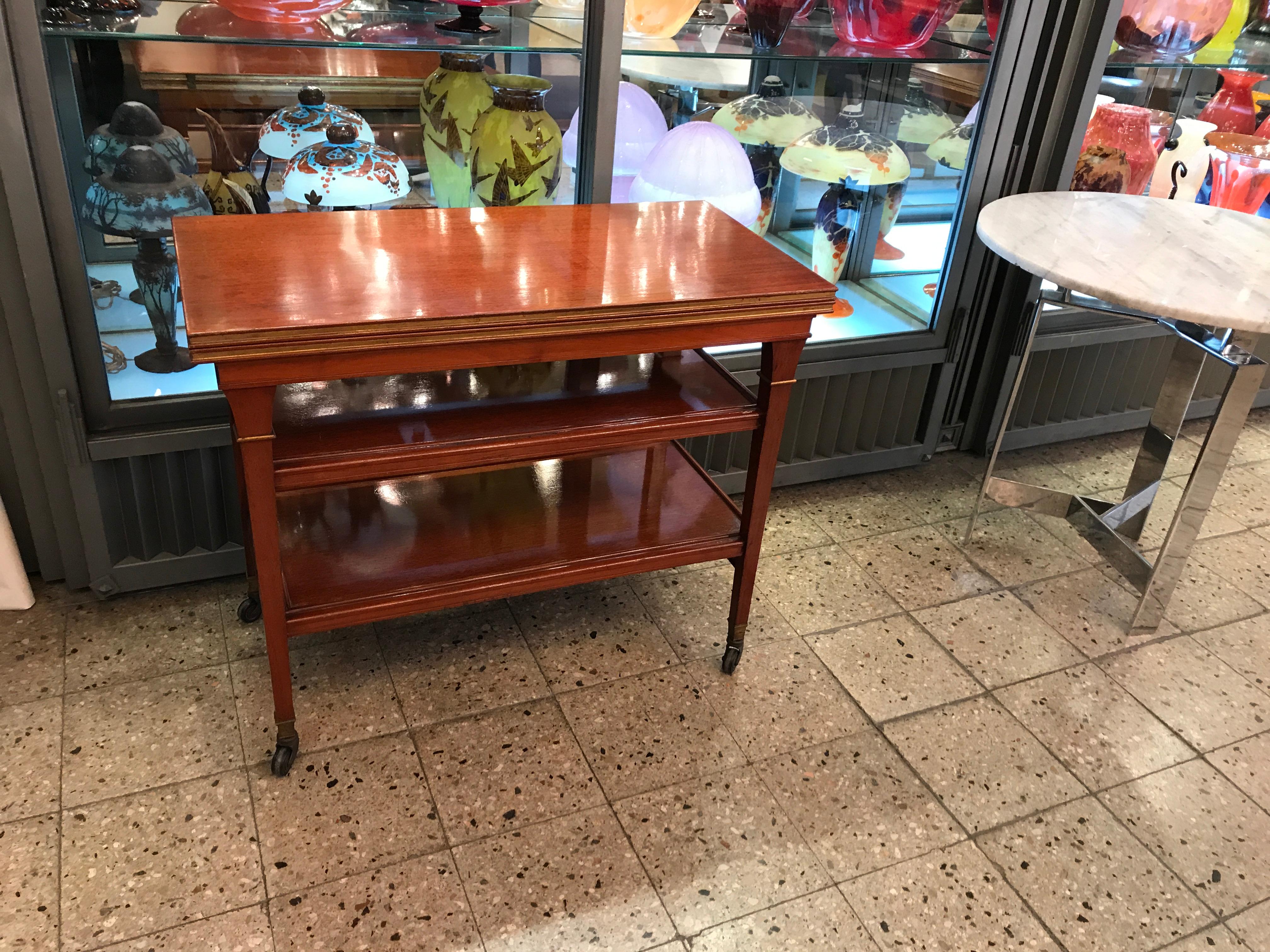 France Table.

Material: Wood and bronze.
Style: Art Deco.
We have specialized in the sale of Art Deco and Art Nouveau and Vintage styles since 1982. If you have any questions we are at your disposal.
Pushing the button that reads 'View All From