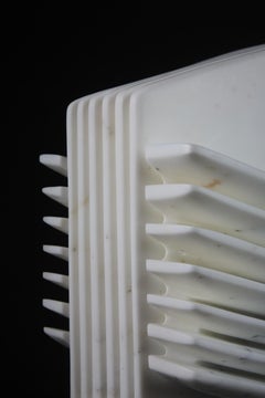 Scultura in marmo di Carrara "Strata", astratta geometrica, 2024, 28x17 cm, contemporanea