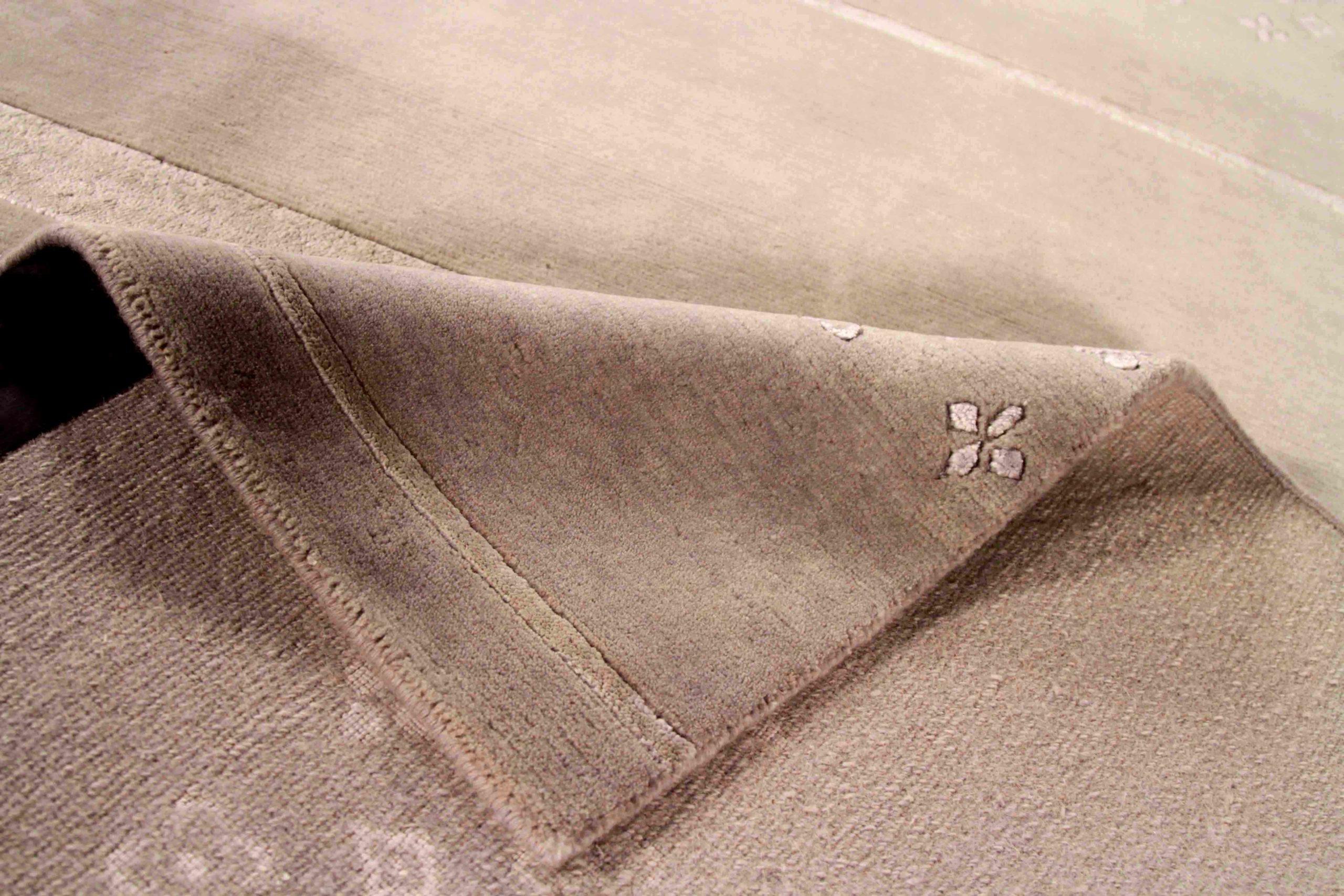 India Abadeh Area Rugs - Wool Brown Ivory Design - 88037 In Excellent Condition For Sale In Dallas, TX