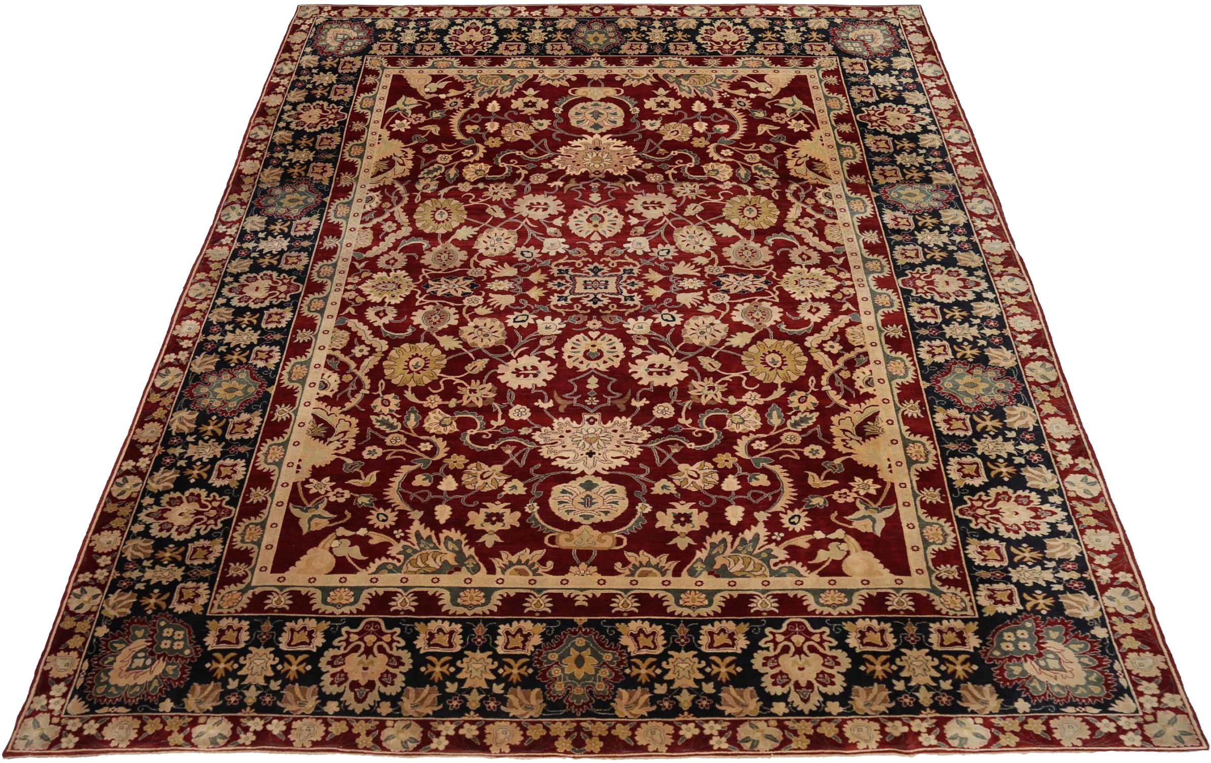 Entdecken Sie die Eleganz von India Agra mit dem Over Size Rug von CIRCA 1990. Dieses exklusive Design aus Wolle und Elfenbeinrot ist perfekt, um Ihren Raum zu verschönern.