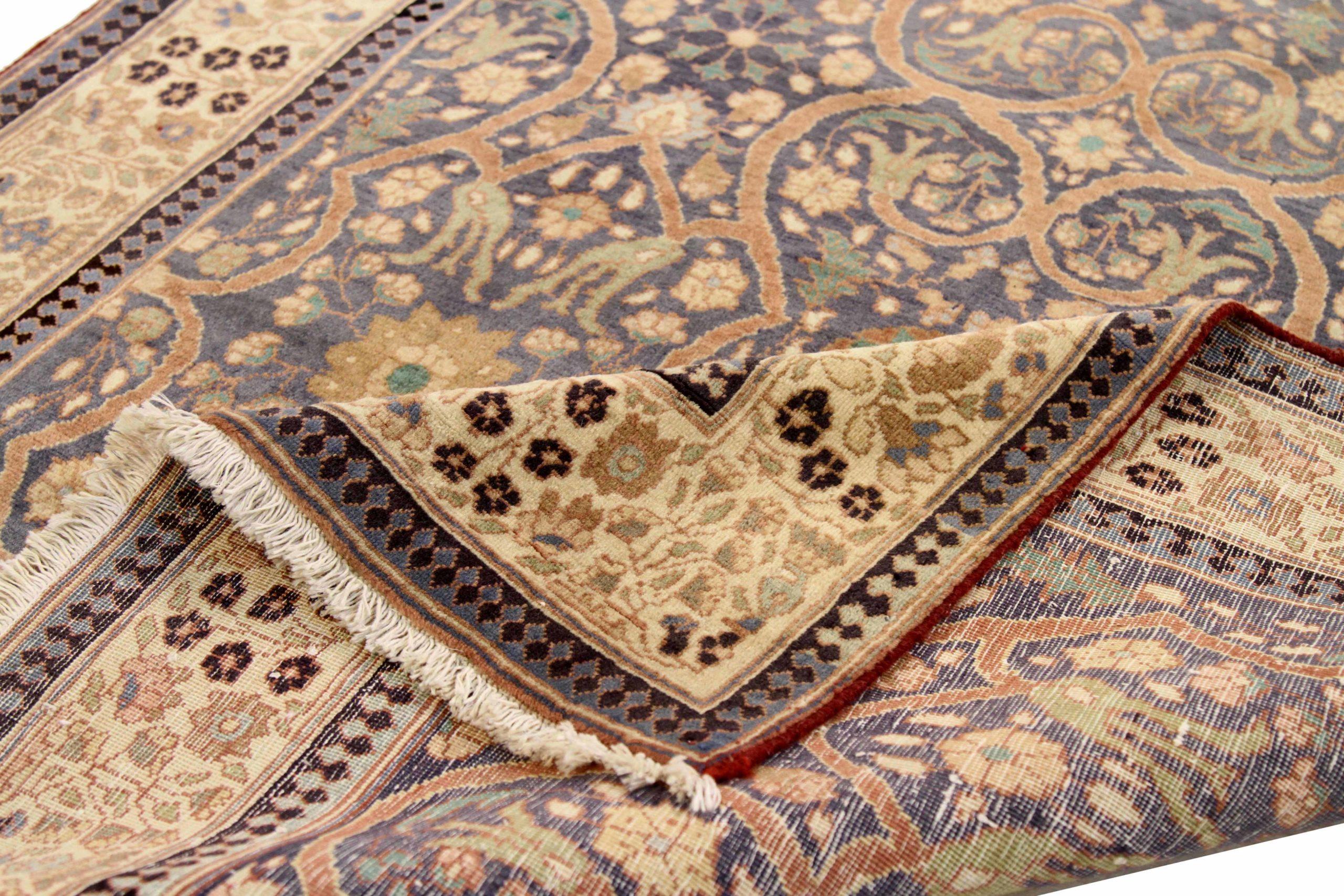 Agra Kleiner Teppich Circa 1910 - Wolle Grün Elfenbein Purpel 73758, Indien, Indien im Zustand „Hervorragend“ im Angebot in Dallas, TX
