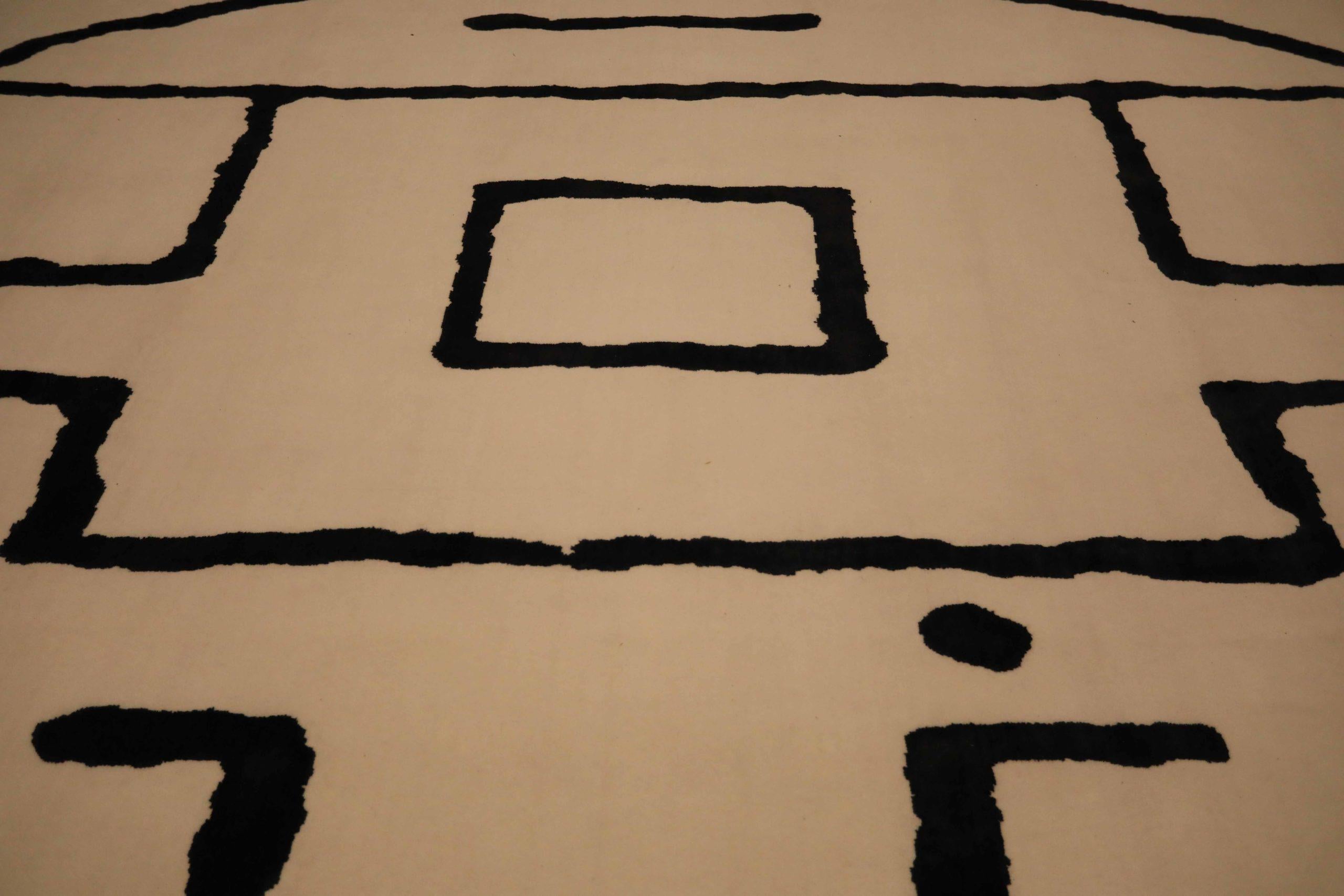 Modern India Area Rugs Circa 1990 - Wool Black Ivory Design - 92394 For Sale