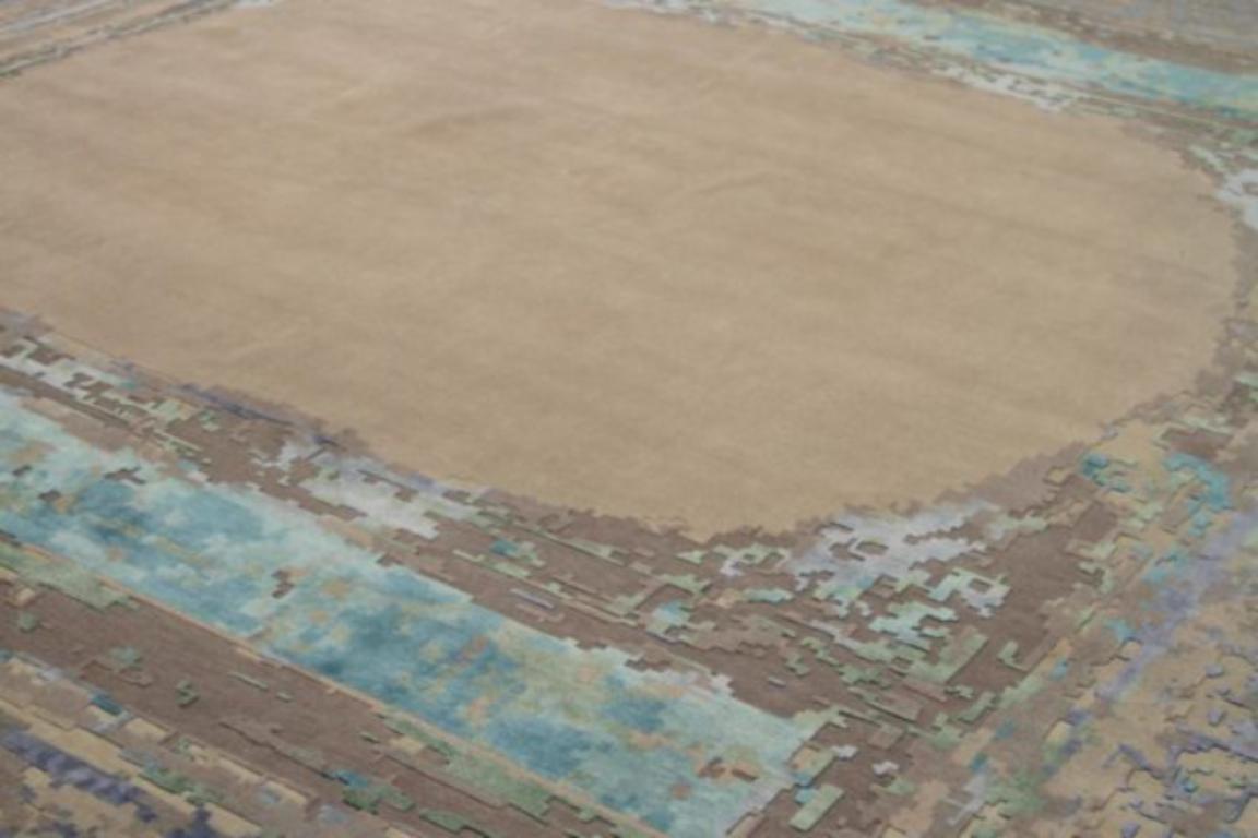 India Area Rugs Circa 1990 - Wool Blue Brown Ivory Design - 91729 In Excellent Condition For Sale In Dallas, TX
