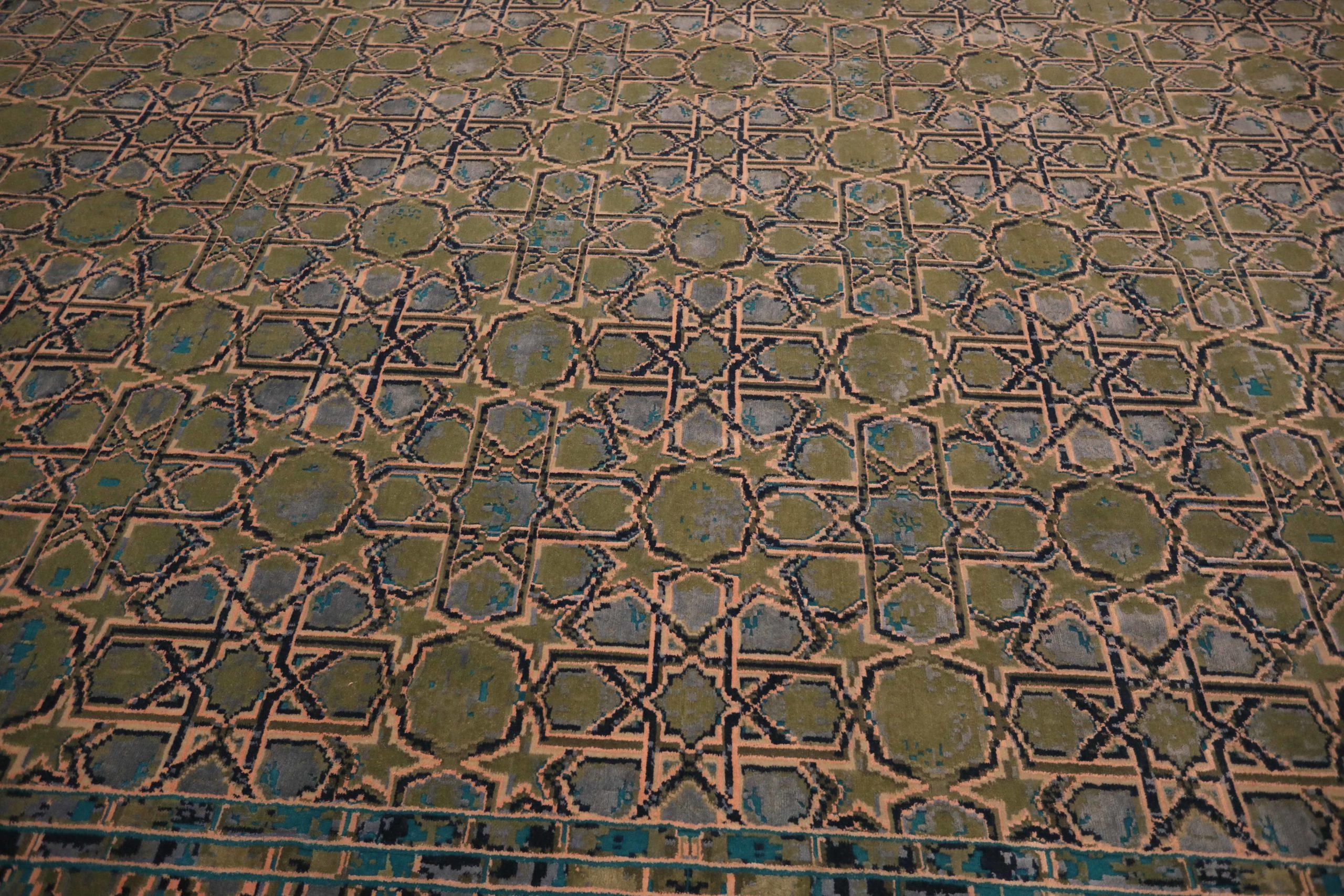 Modern India Area Rugs Circa 1990 - Wool Blue Gray Green Ivory Design - 91714 For Sale