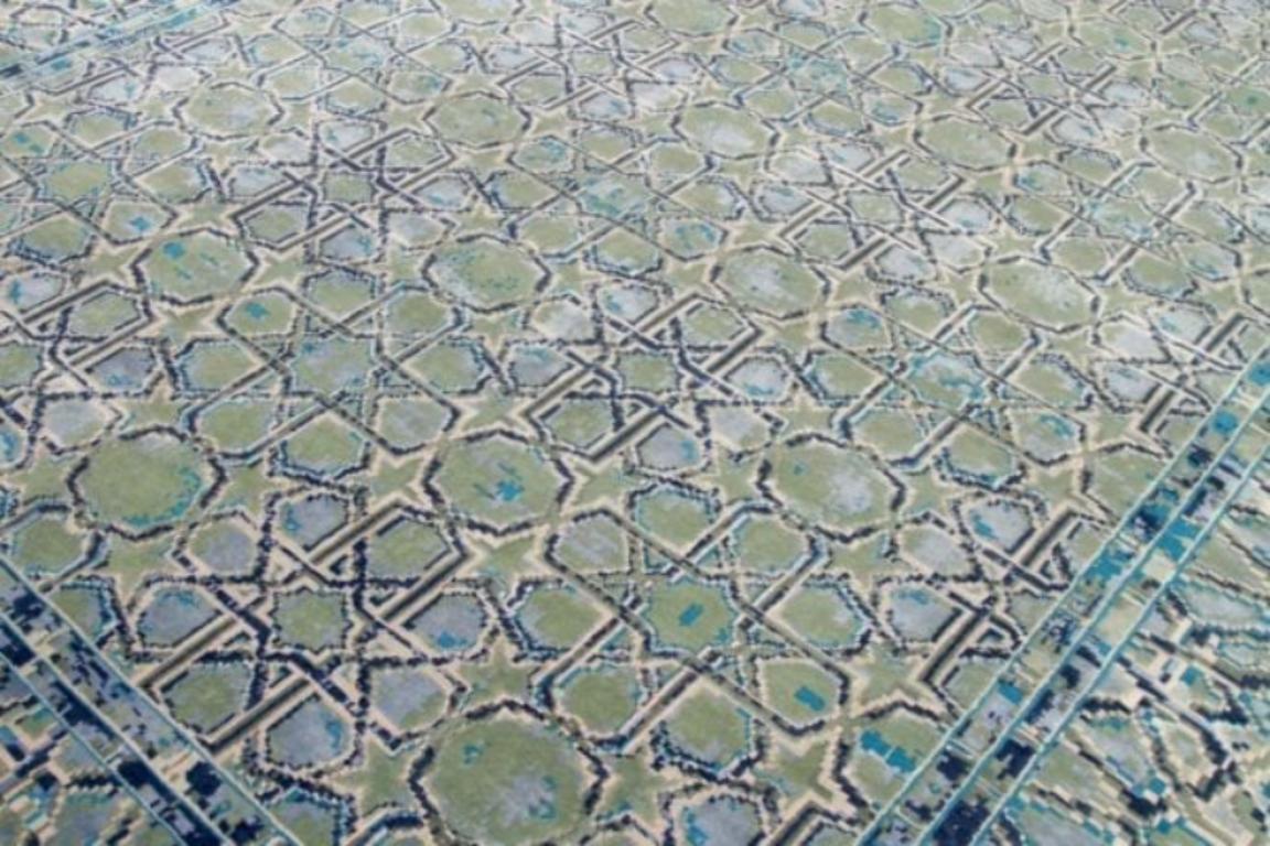 India Area Rugs Circa 1990 - Wool Blue Green Ivory Design - 91713 In Excellent Condition For Sale In Dallas, TX