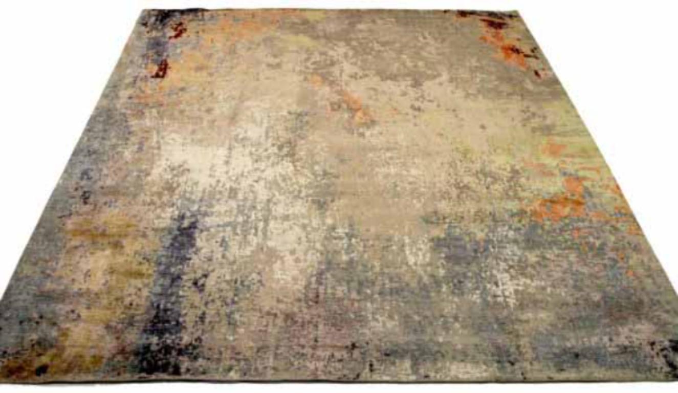 Découvrez l'élégance de l'article d'Eleg présentant des tapis de zone de Circa 1990. Conçu avec de la laine et du bleuIvoirePinkTaupe, ce design exclusif est parfait pour mettre en valeur votre espace.