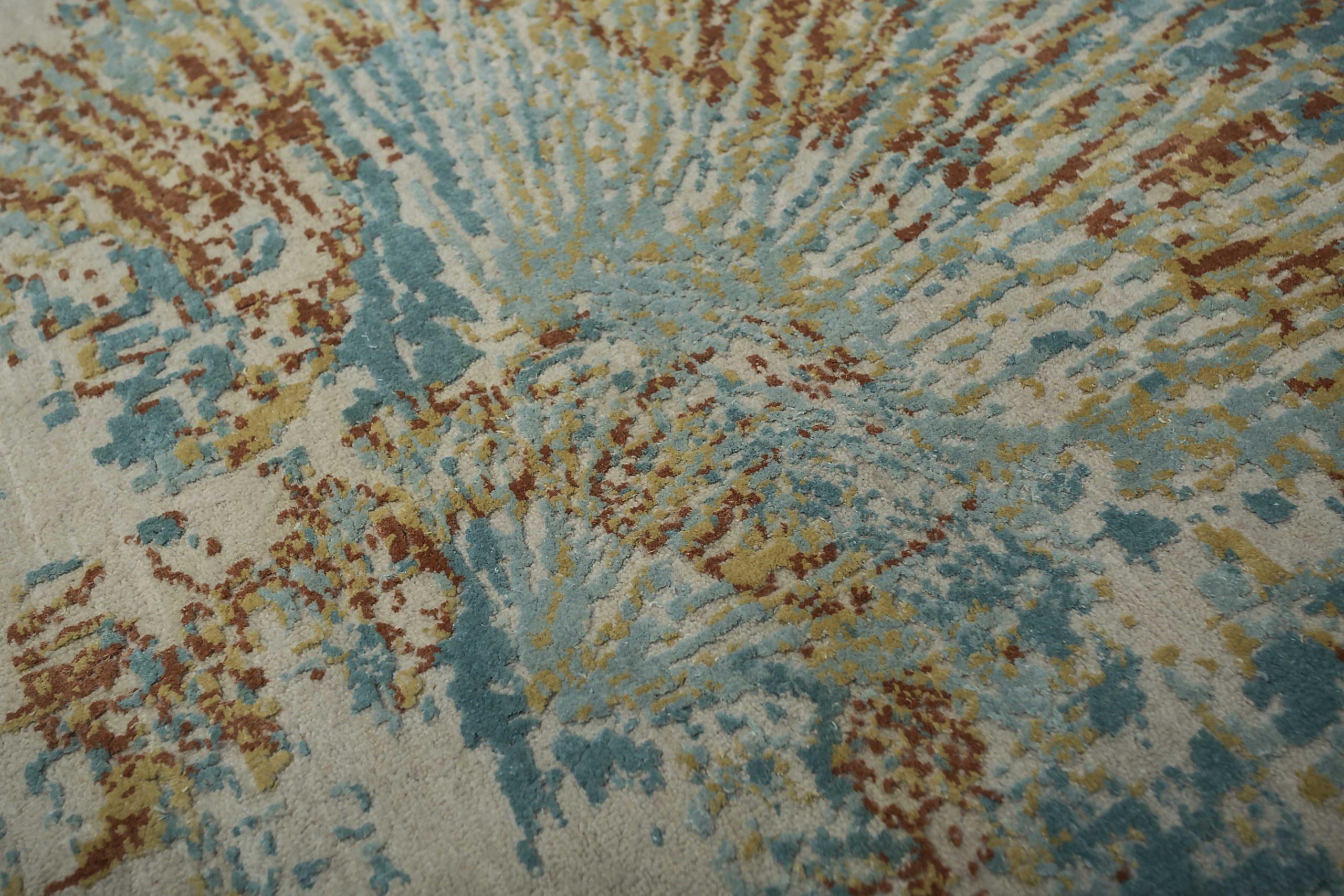 India Area Rugs Circa 1990 - Wool Blue Ivory Yellow Design - 90620 In Excellent Condition For Sale In Dallas, TX