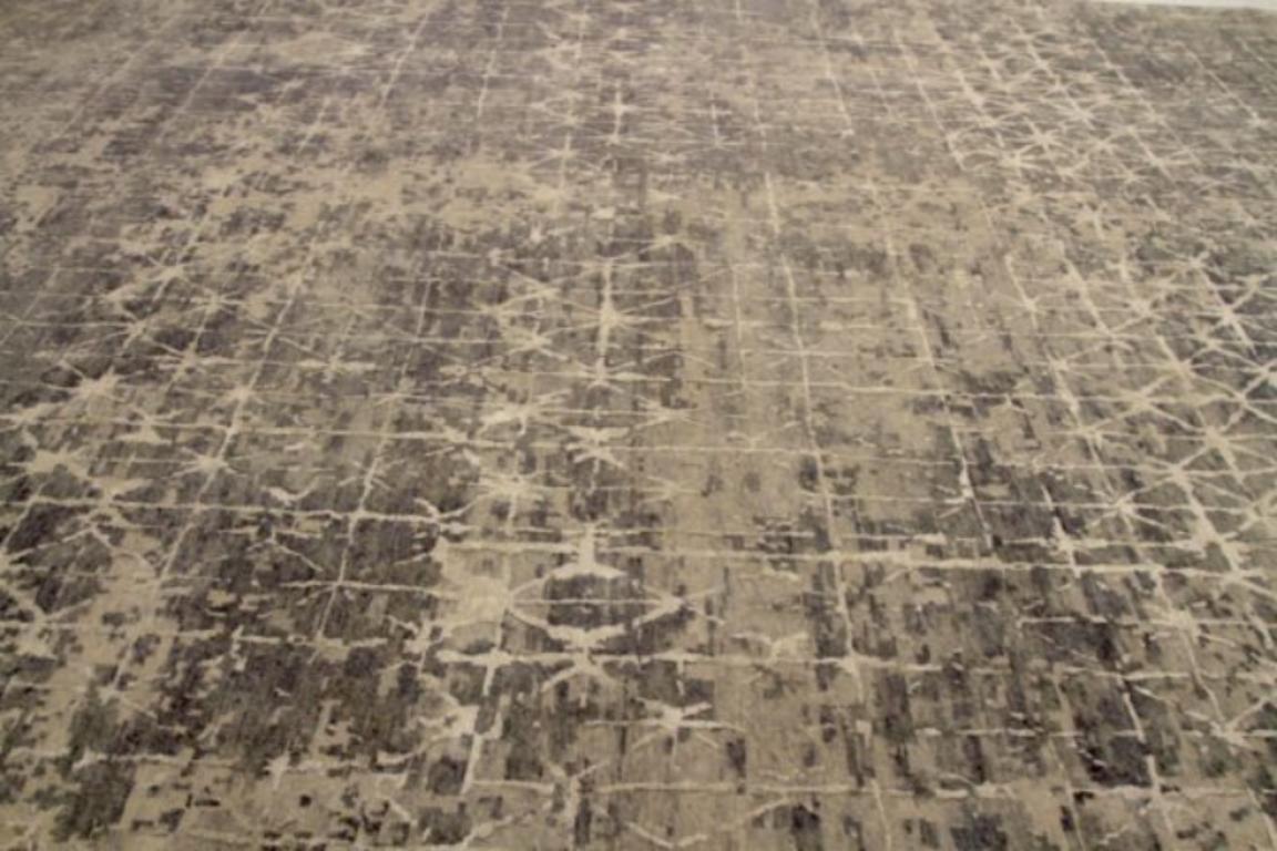 Modern India Area Rugs Circa 1990 - Wool Brown Ivory Design - 91699 For Sale