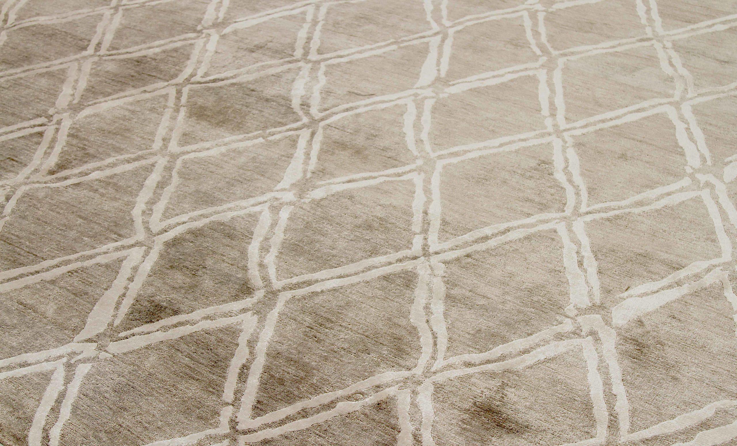 Modern India Area Rugs Circa 1990 - Wool Brown Ivory Taupe Design - 92480 For Sale