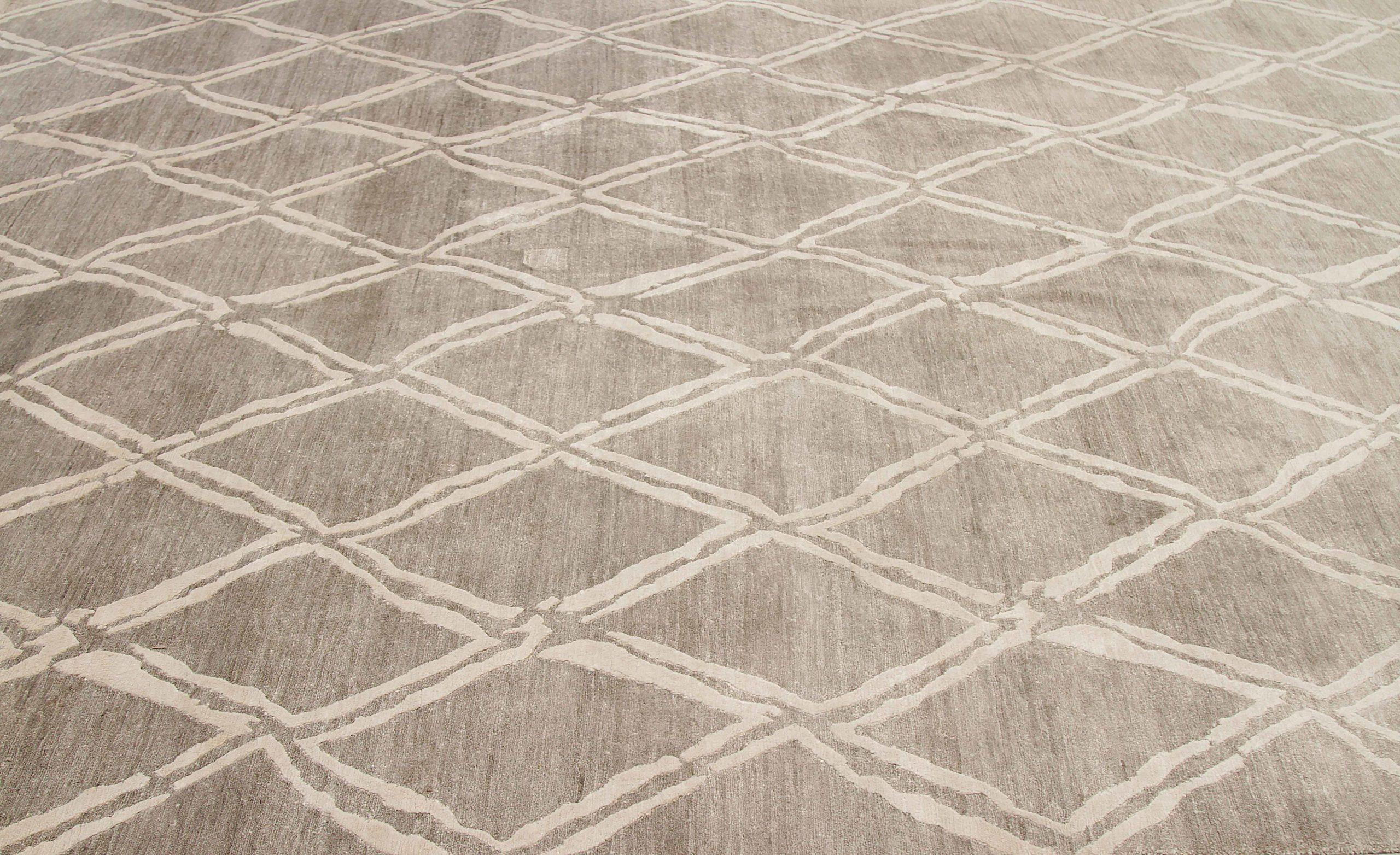 Indian India Area Rugs Circa 1990 - Wool Brown Ivory Taupe Design - 92480 For Sale