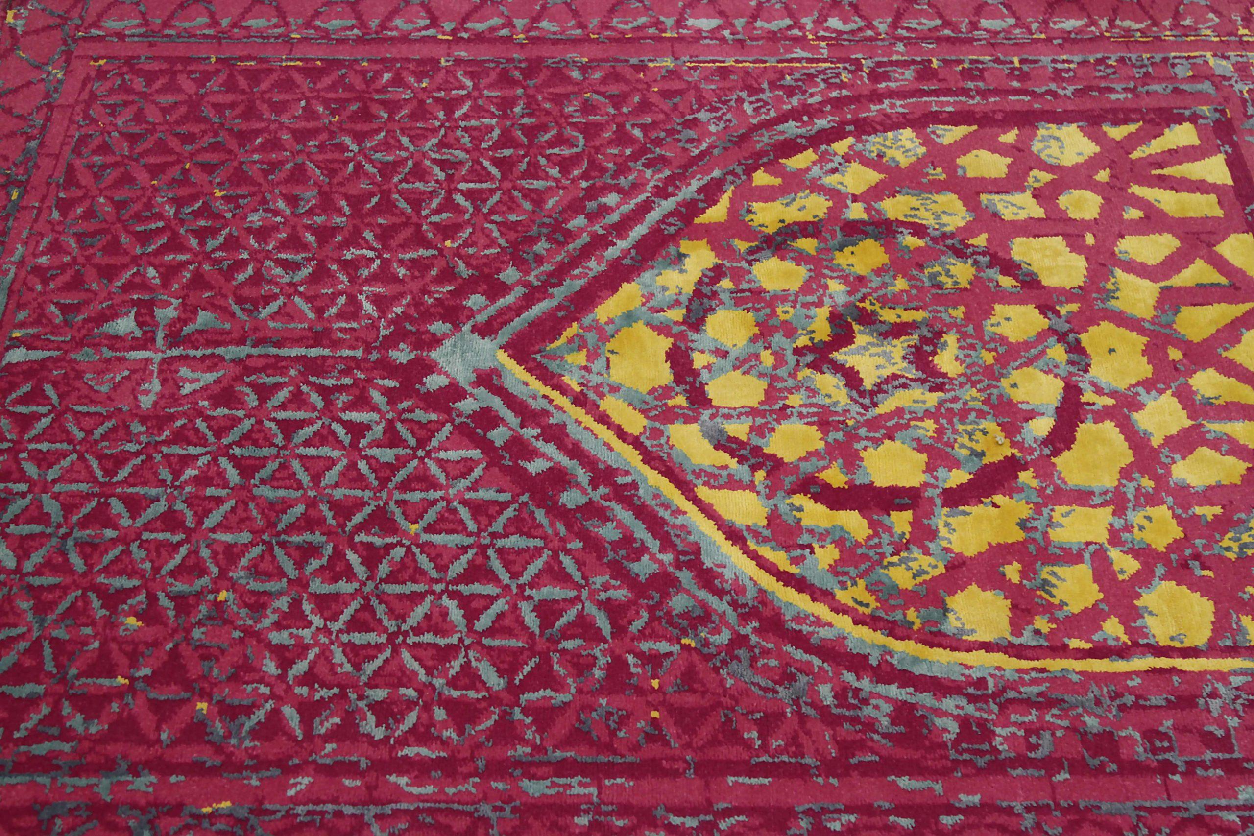 Indien Bereich Teppiche CIRCA 1990 - Wolle Grau Rosa Gelb Design - 90668 (Indisch) im Angebot