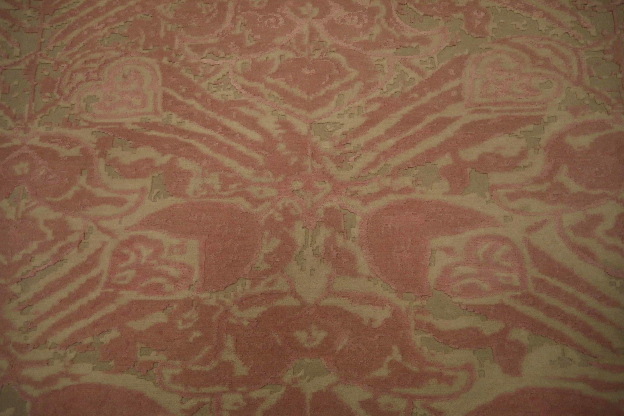 Indian India Area Rugs Circa 1990 - Wool Ivory Pink Design - 91711 For Sale
