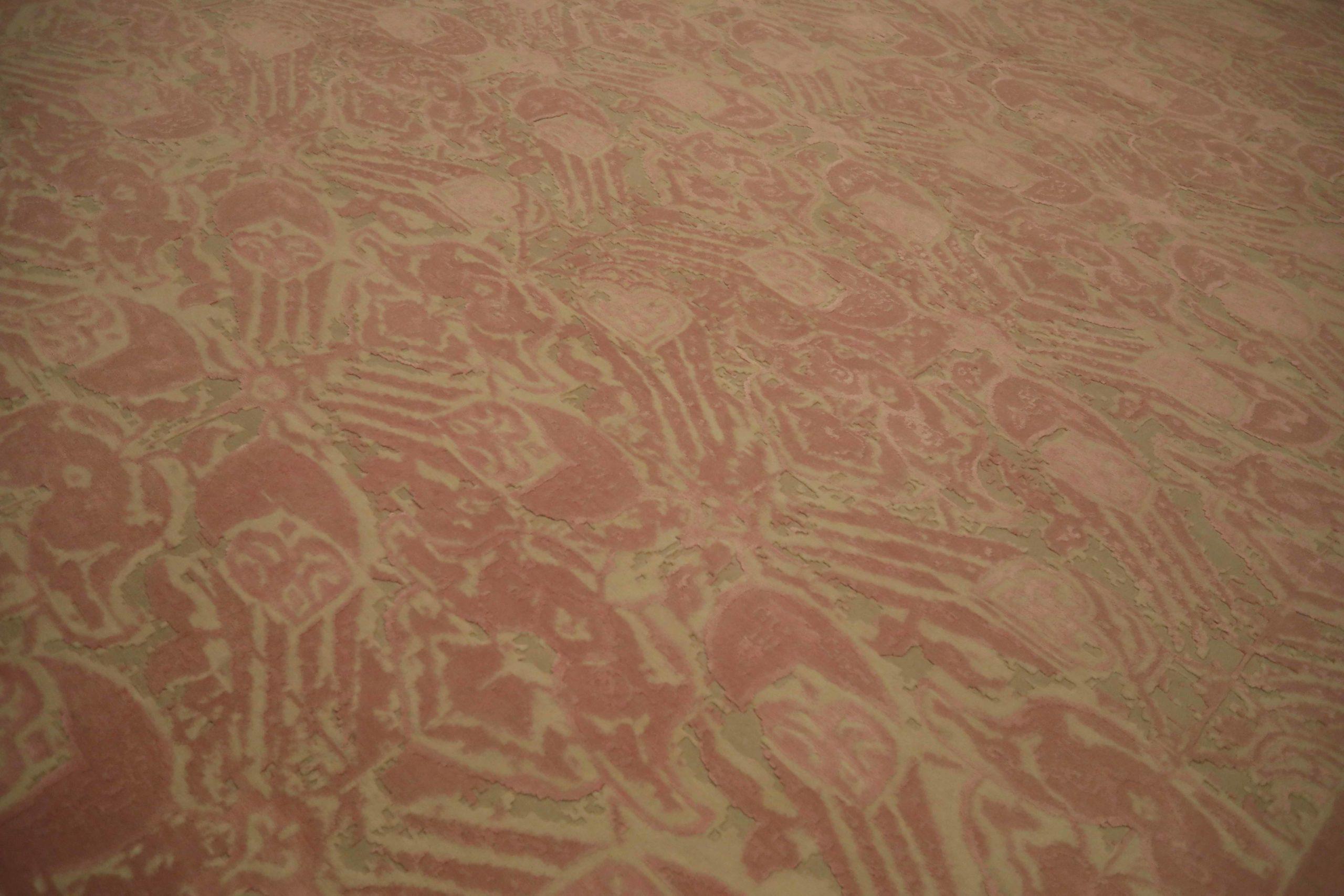 India Area Rugs Circa 1990 - Wool Ivory Pink Design - 91711 In Excellent Condition For Sale In Dallas, TX