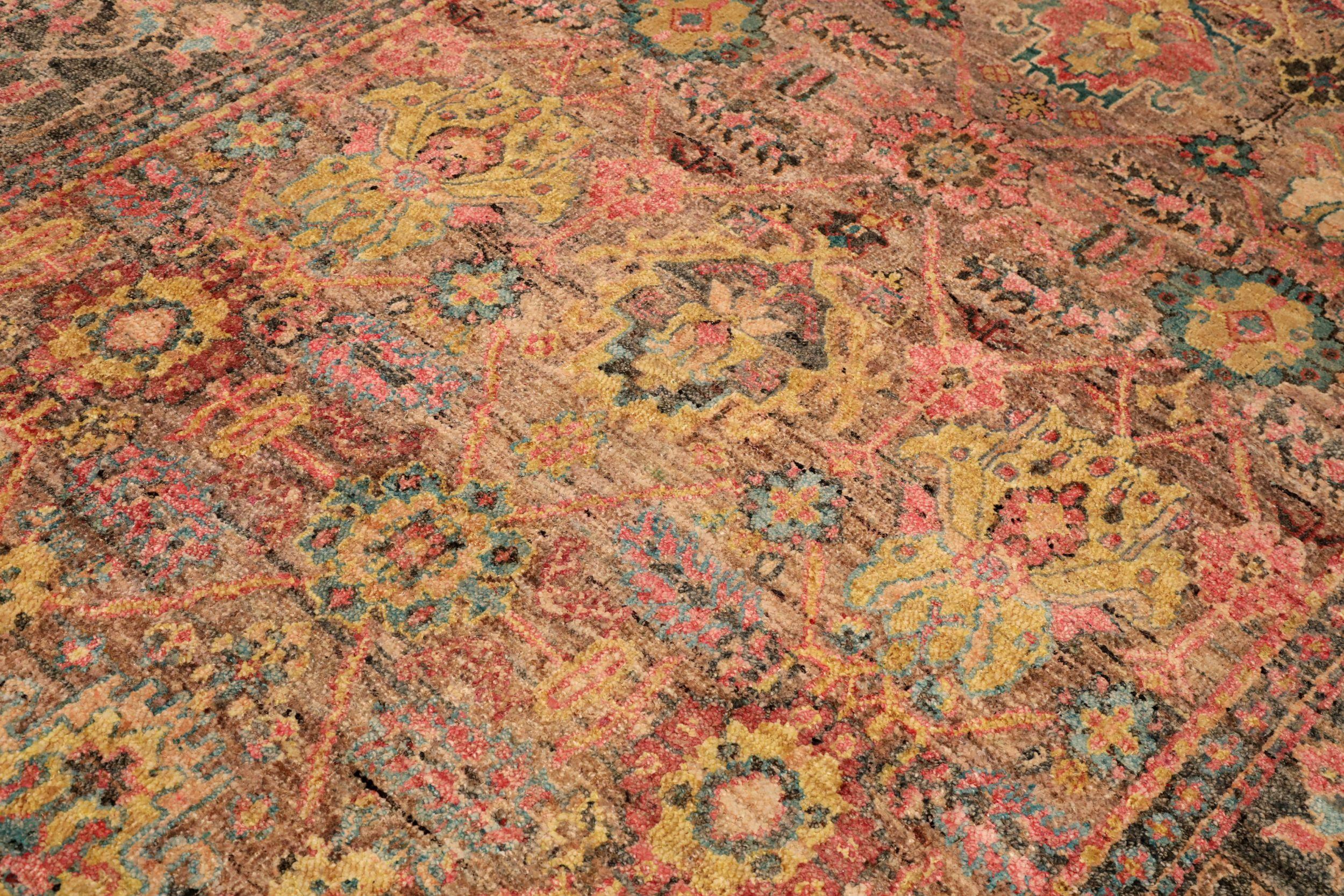 Tapis de laine rose rouge jaune motif indien - 94241 Excellent état - En vente à Dallas, TX