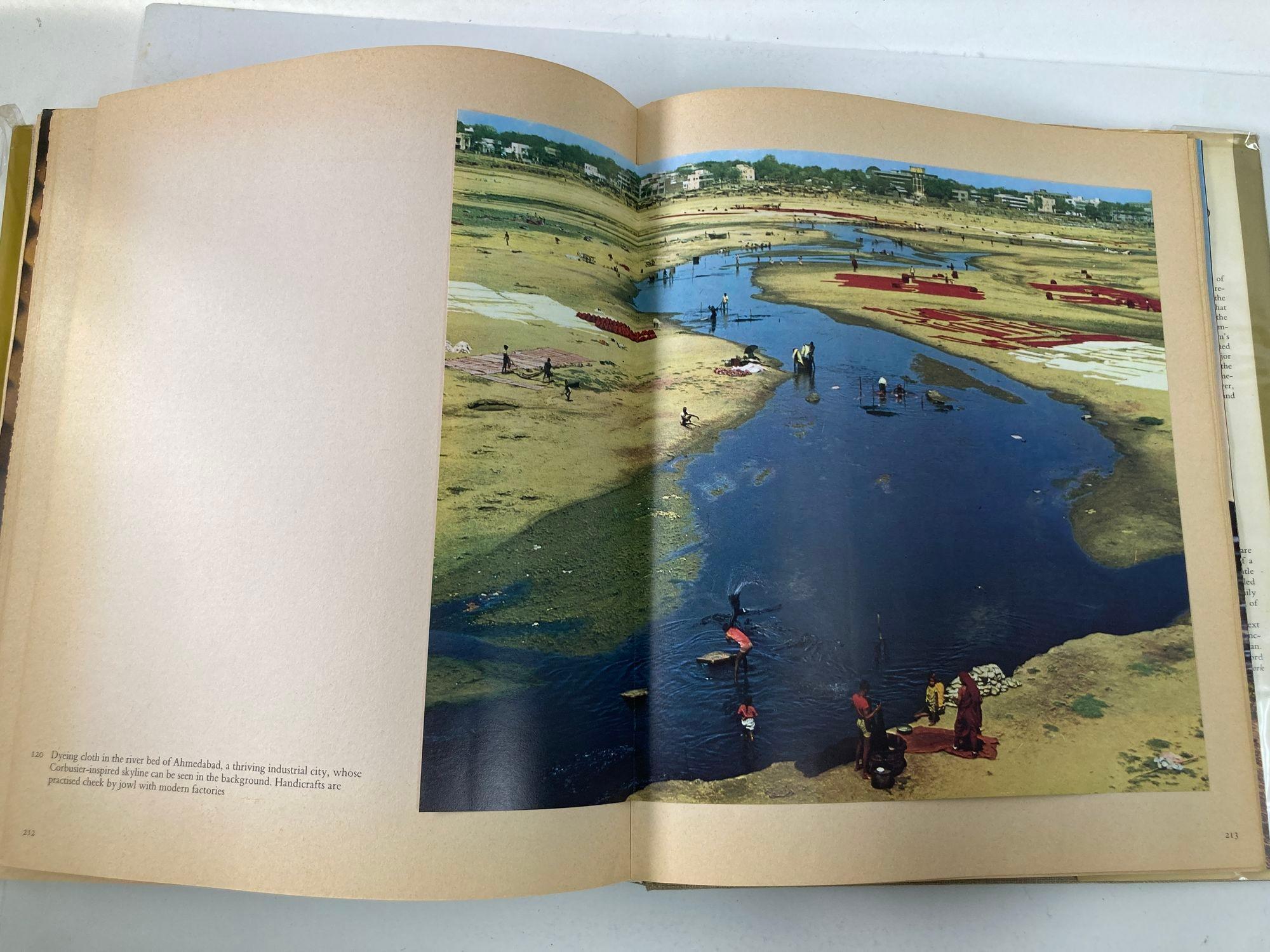 India by Beny Rolloff and Aubrey Menen 1st Edition Hardcover Book For Sale 12
