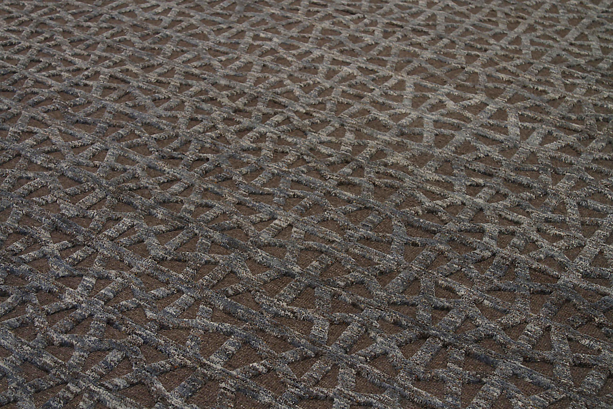 Indian India Cameron Collection Area Rugs Circa 1990 - Wool Brown Ivory Design - 91743 For Sale