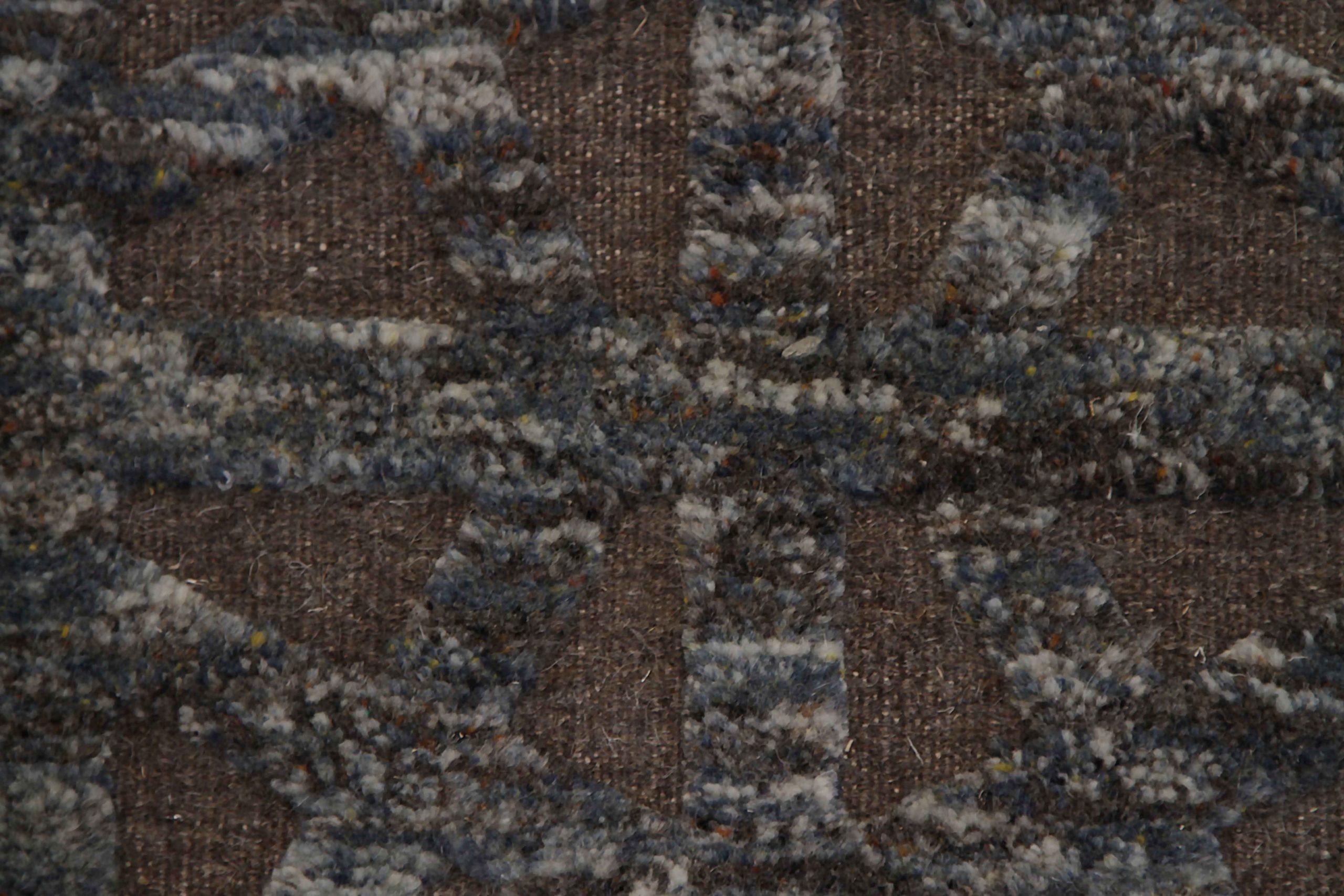 India Cameron Collection Area Rugs Circa 1990 - Wool Brown Ivory Design - 91743 In Excellent Condition For Sale In Dallas, TX