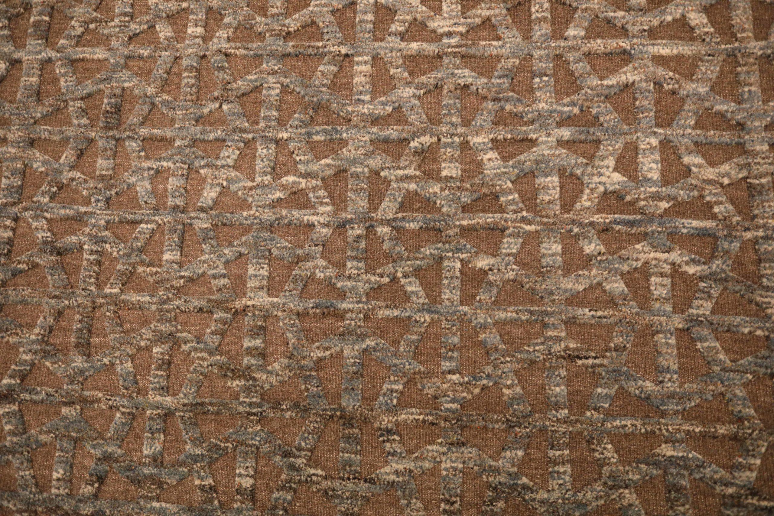 Indian India Cameron Collection Area Rugs Circa 1990 - Wool Brown Ivory Design - 91744 For Sale