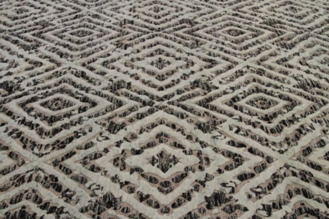 Modern India Cameron Collection Area Rugs Circa 1990 - Wool Brown Ivory Design - 91746 For Sale