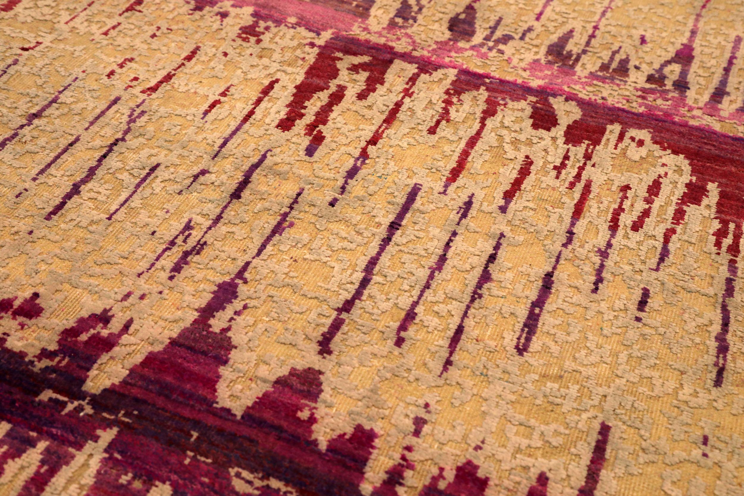 Moderne Tapis de couloir Ikat indien - motif de revers rose ivoire et ivoire - 94214 en vente