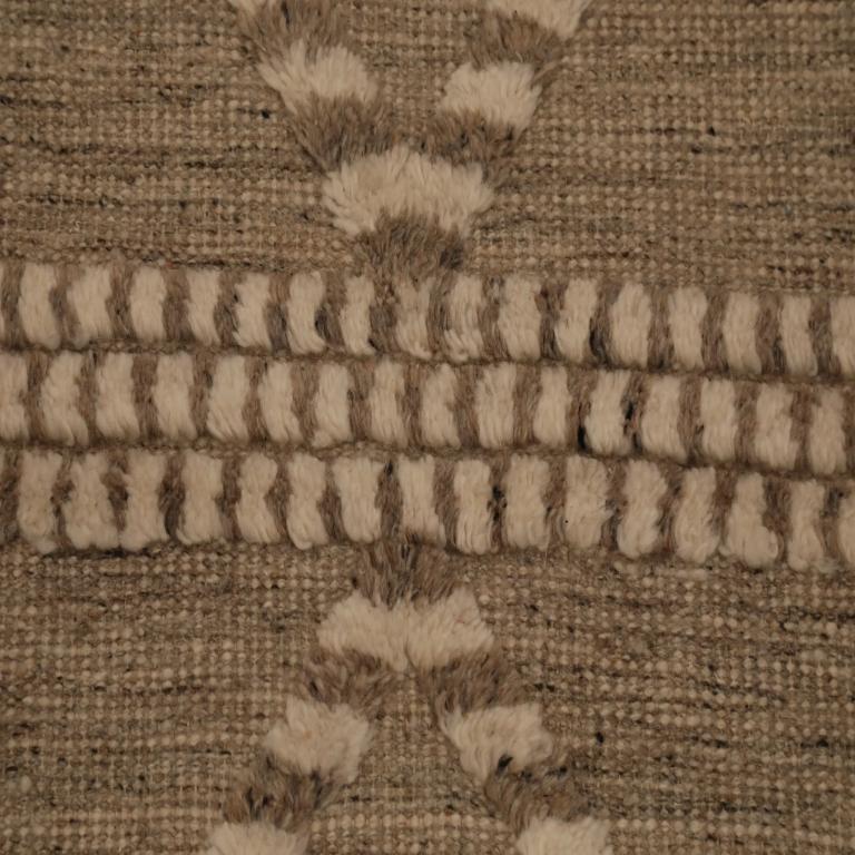 Modern India India Area Rugs - Wool Ivory Taupe Design - 96619 For Sale