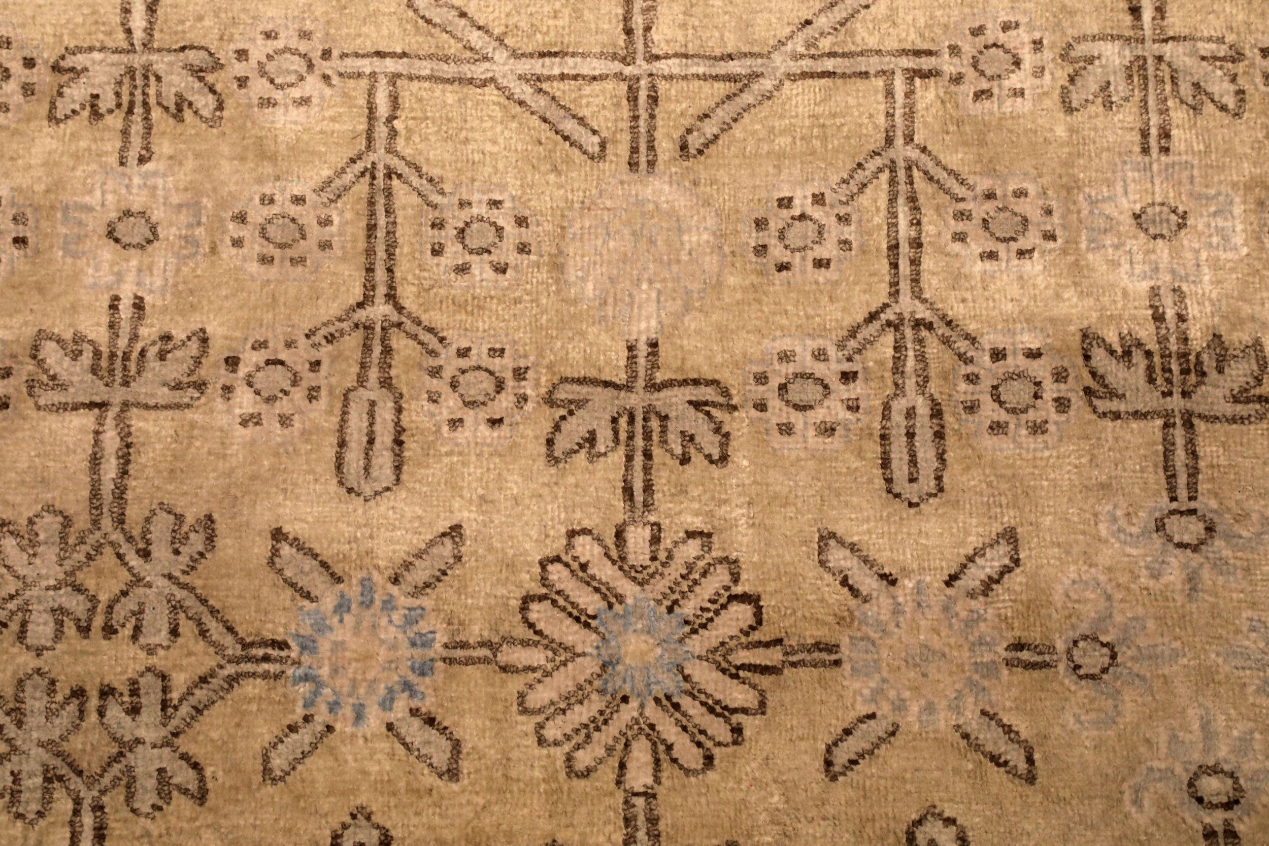 Tapis Khotan en laine ivoire et jaune, Inde - 94119 Excellent état - En vente à Dallas, TX