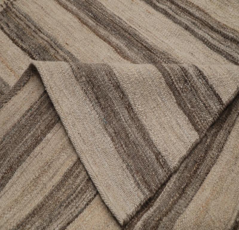 Indien Kilim Area Rugs CIRCA 1990 - Wolle Braun Elfenbein Design - 99532 (Handgewebt) im Angebot