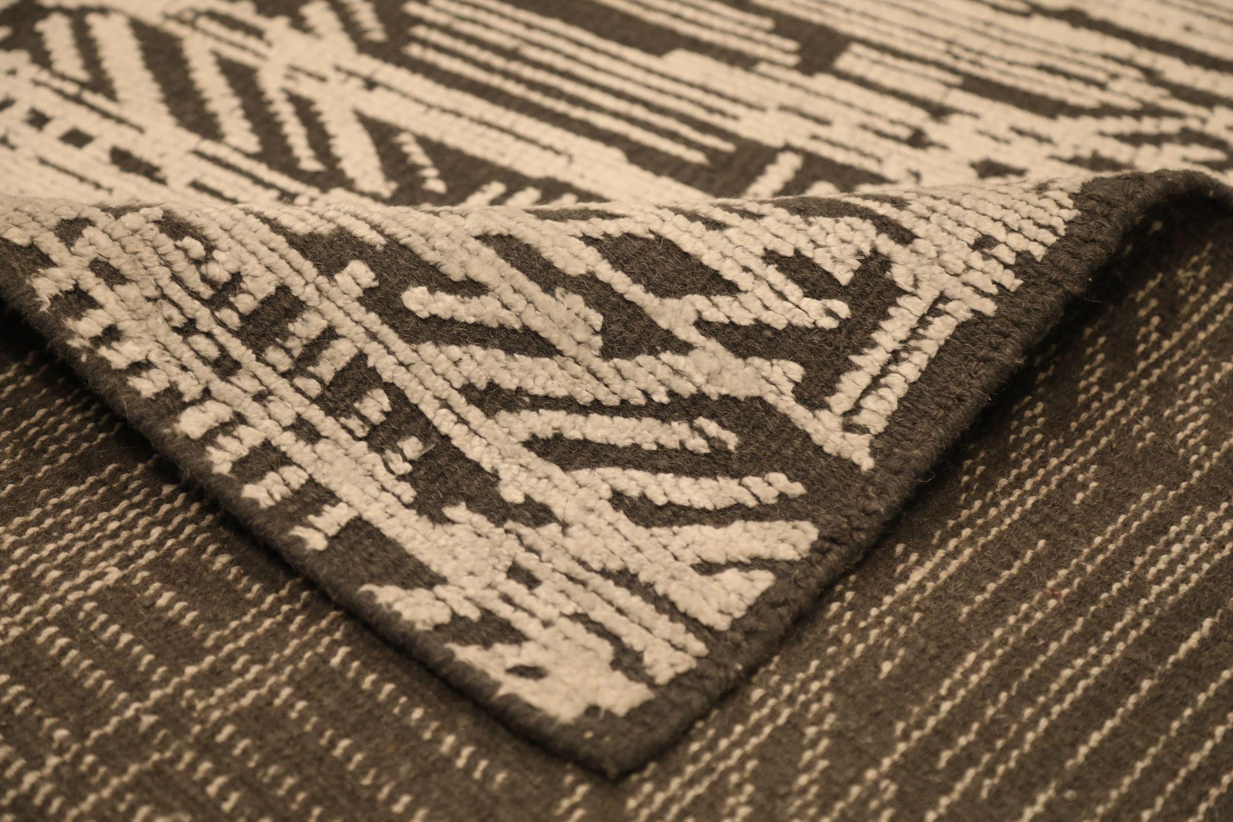 Noué à la main Rug & Kilim Inde - Laine Brown Design/One - 93840 en vente