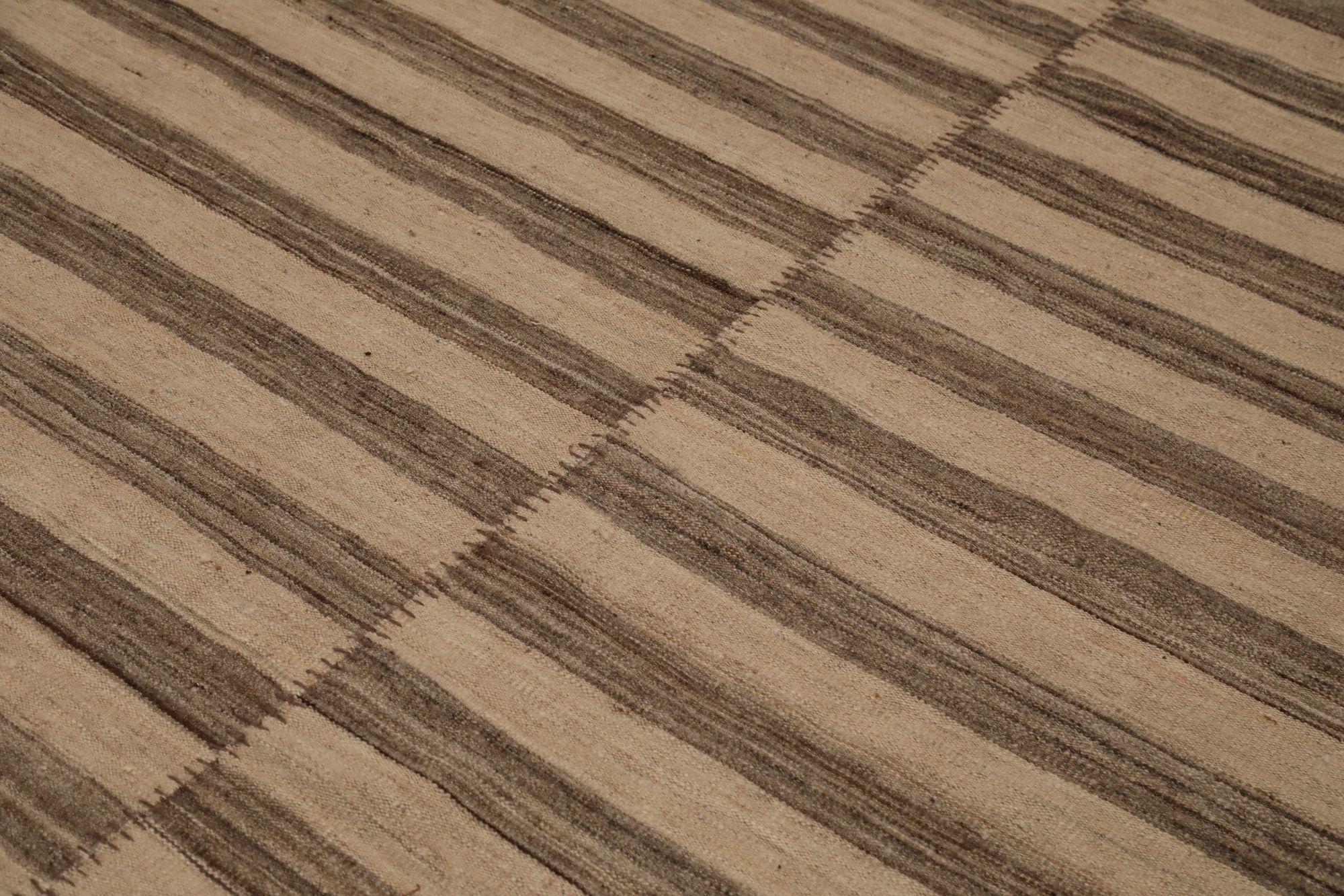 Indian India Kilim Area Rugs - Wool Brown Ivory Design - 96641 For Sale